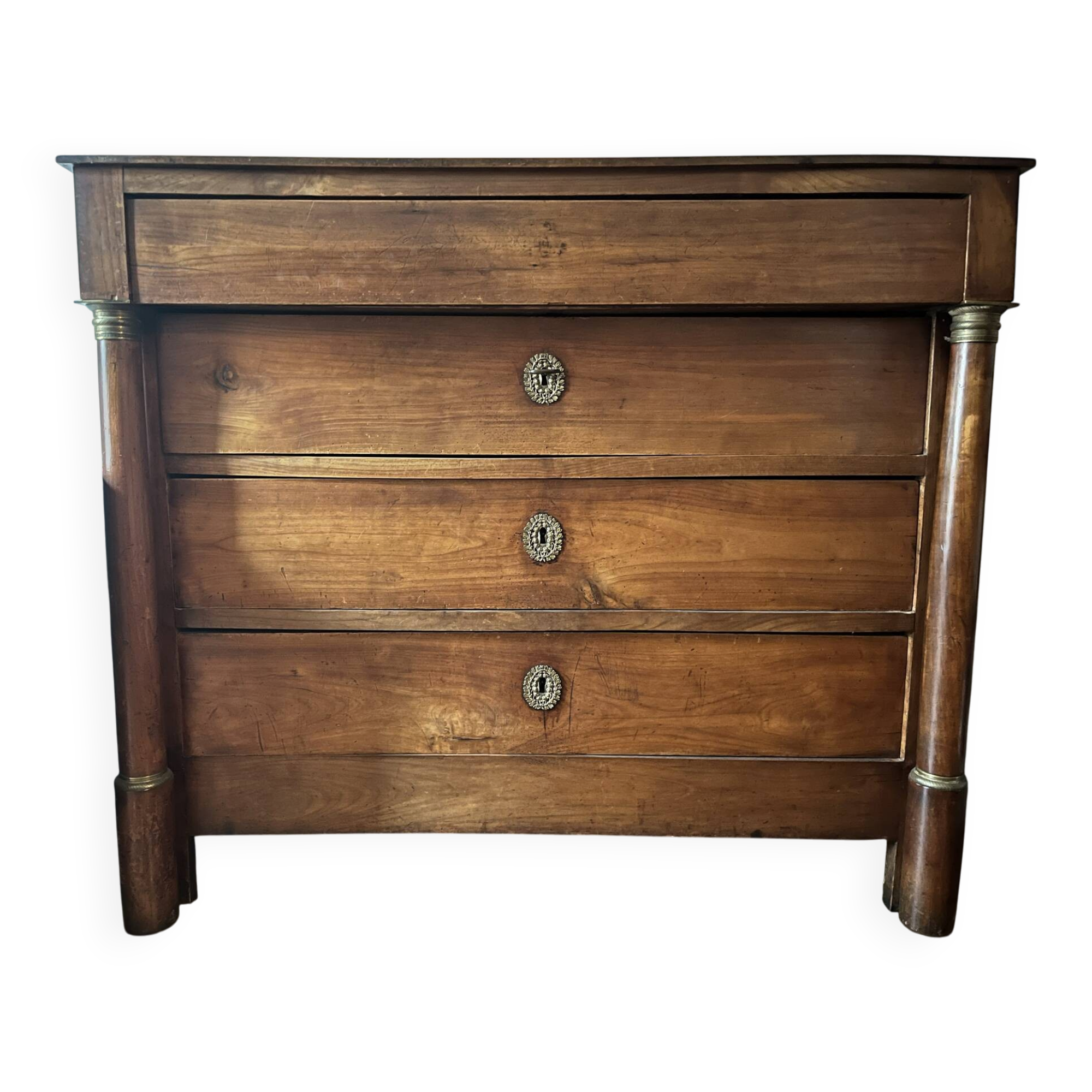 Empire/Restoration period commode in cherry wood — detached columns