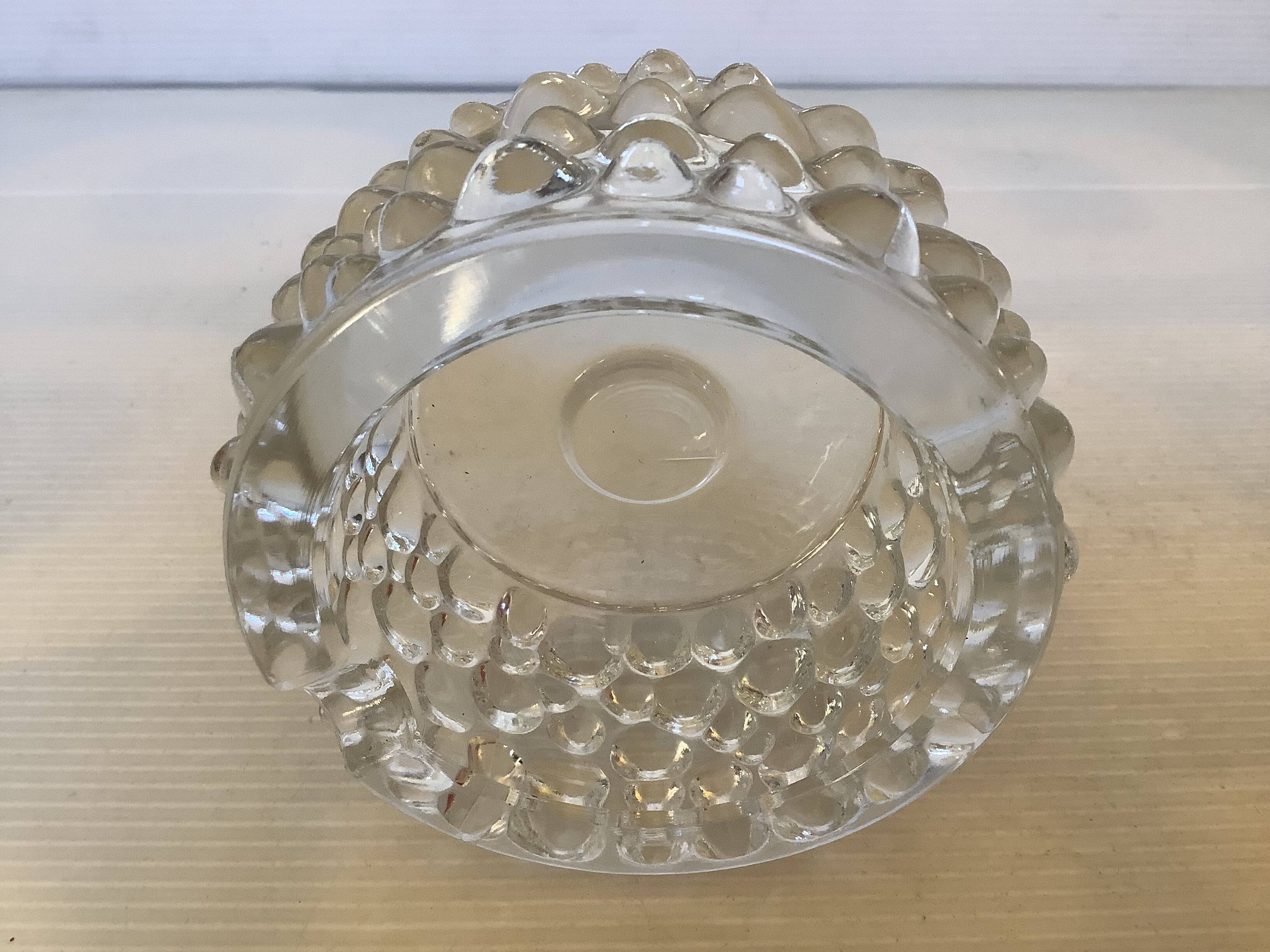 Bubble ashtray pocket emptier in molded glass