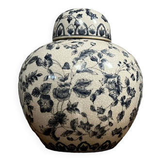 Ginger pot in the style of China in cracked porcelain