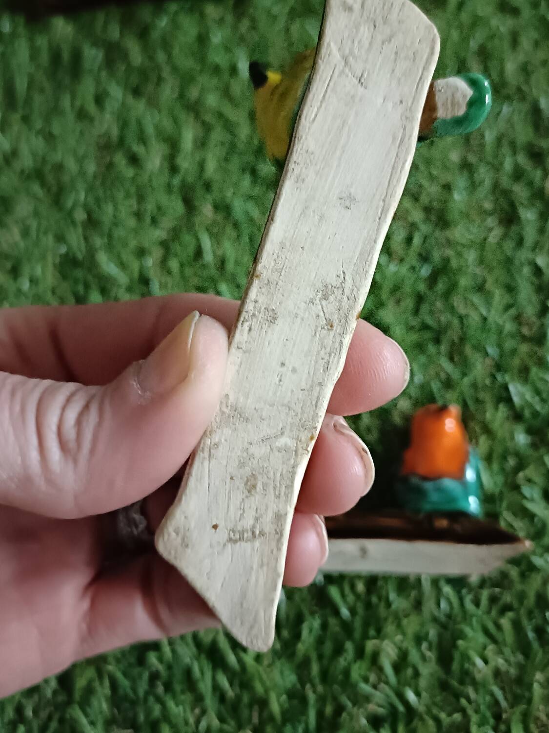 Set of six barbotine bird knife rests