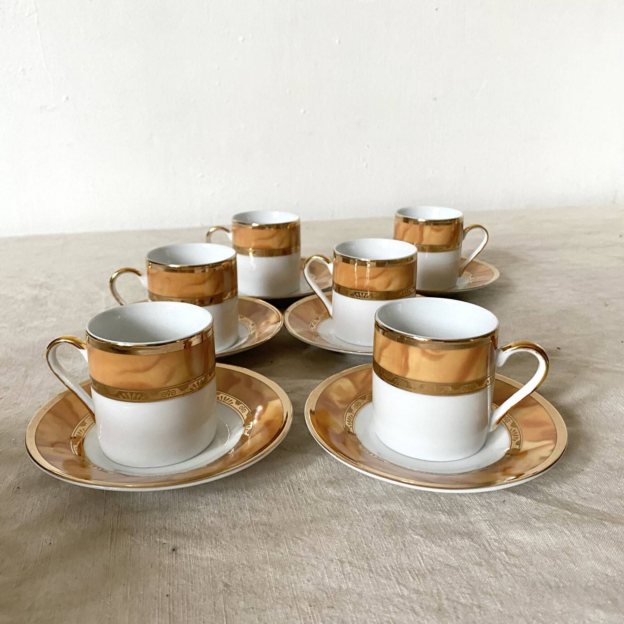 Espresso cups in porcelain and 24-carat gold gilding