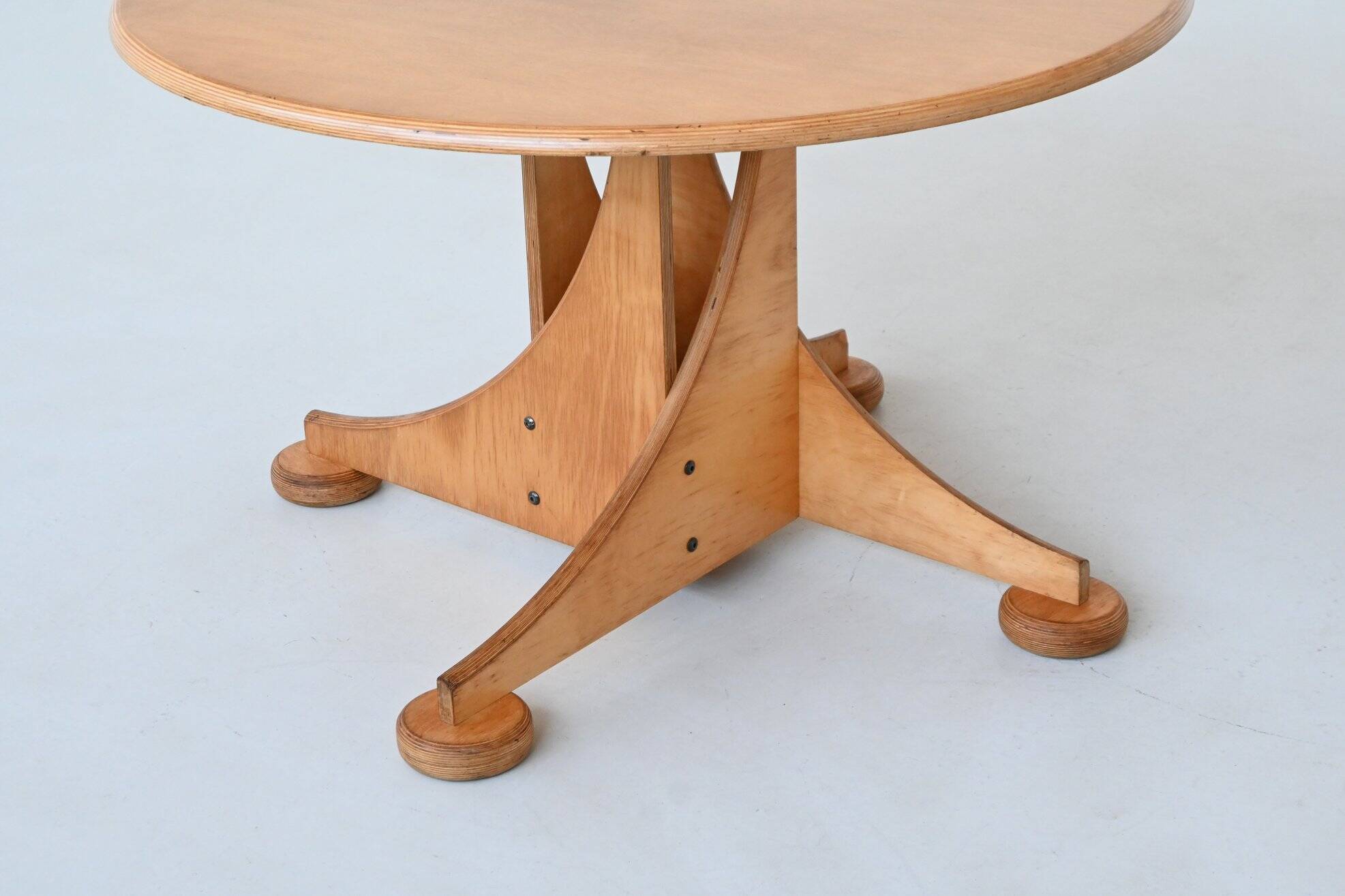 Sjoerd Soeters scuptural dining table in birch Lundia The Netherlands