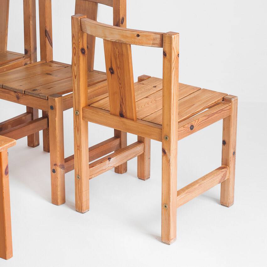 Set of four Scandinavian style chairs + bench. Pine wood. Produced by Sotka. Finland 70s