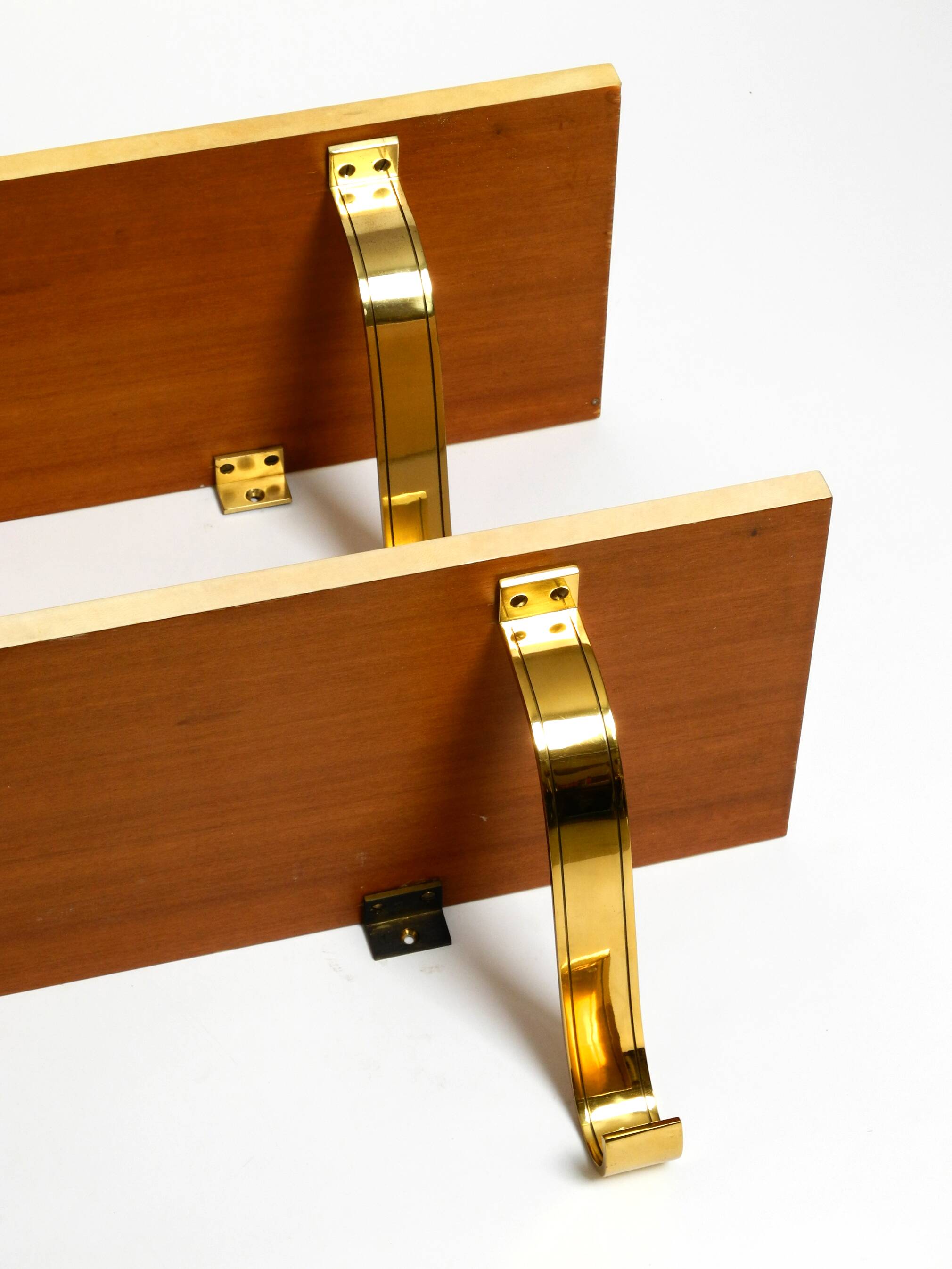 Two 1960s large Aldo Tura shelves made of wood and goatskin in beige