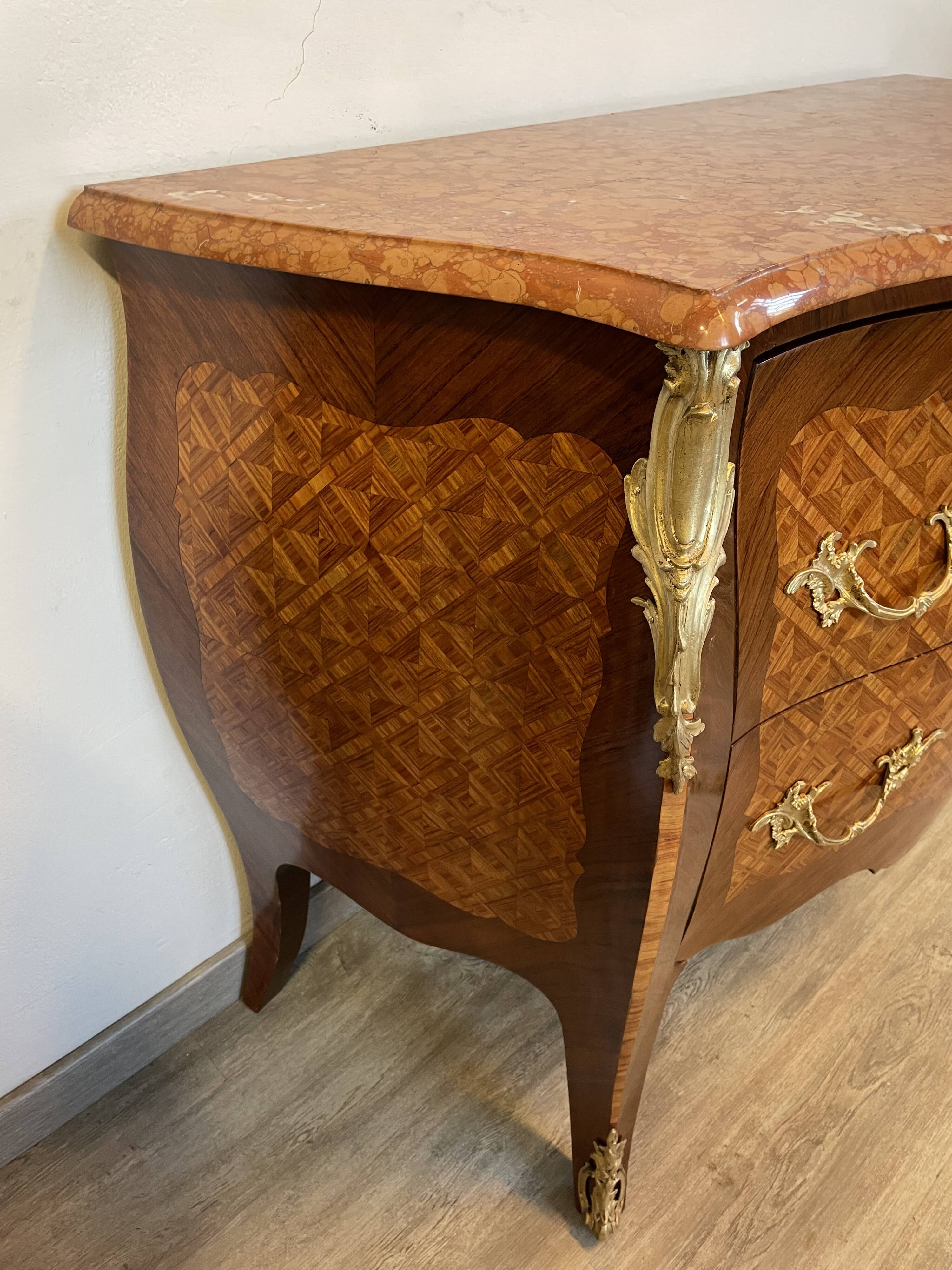 Louis XV chest of drawers in rosewood