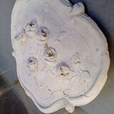 Louis XVI pediment with plaster low relief roses