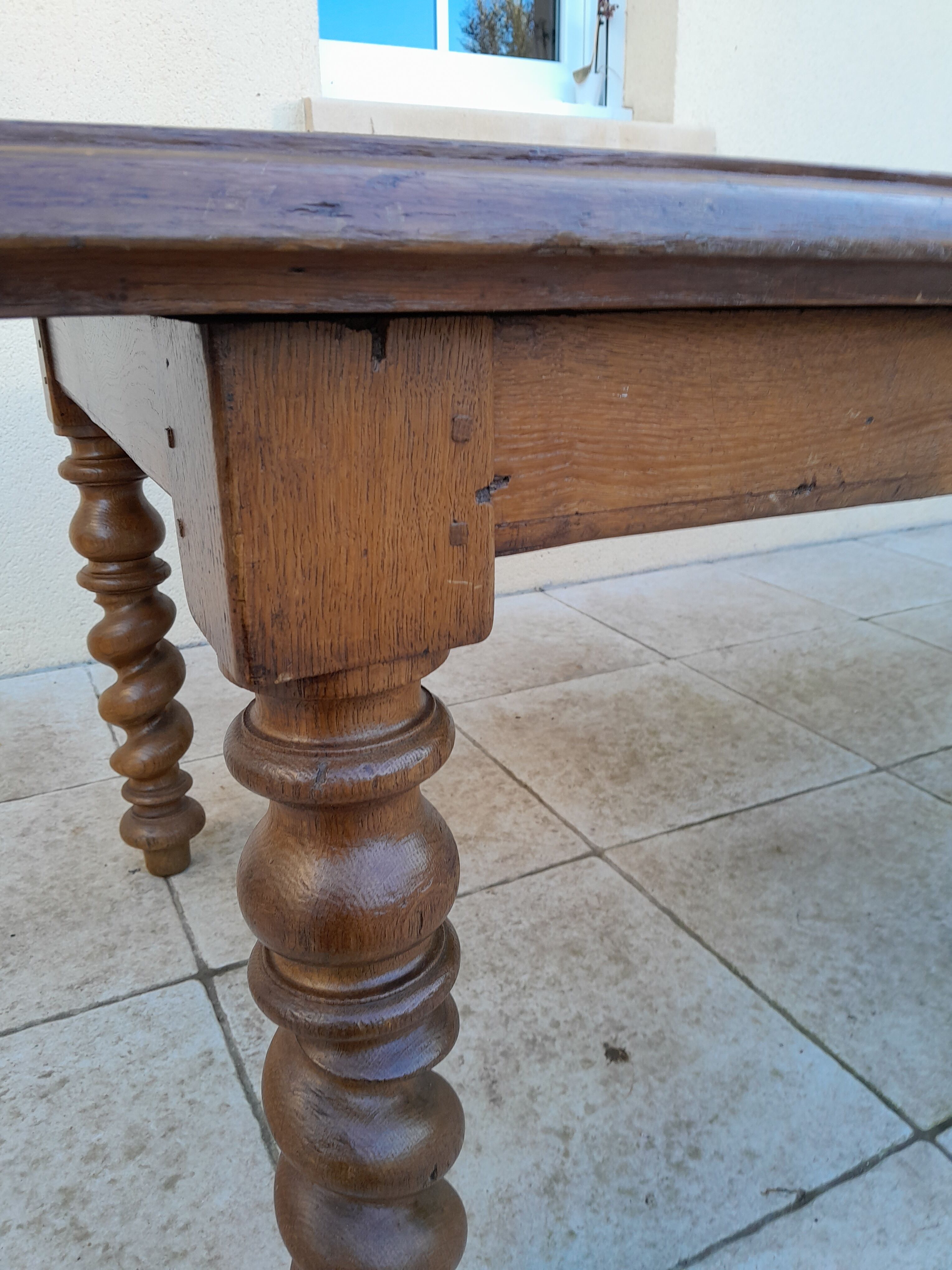 Old oak farmhouse table twisted feet