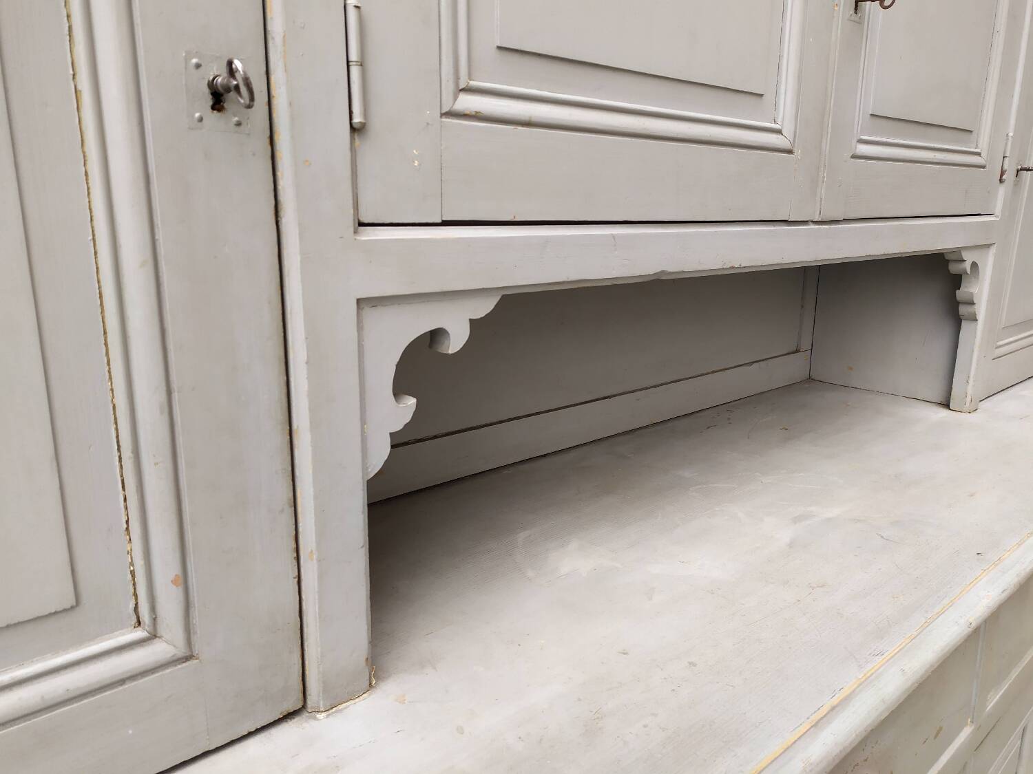 Gray patinated kitchen cabinet