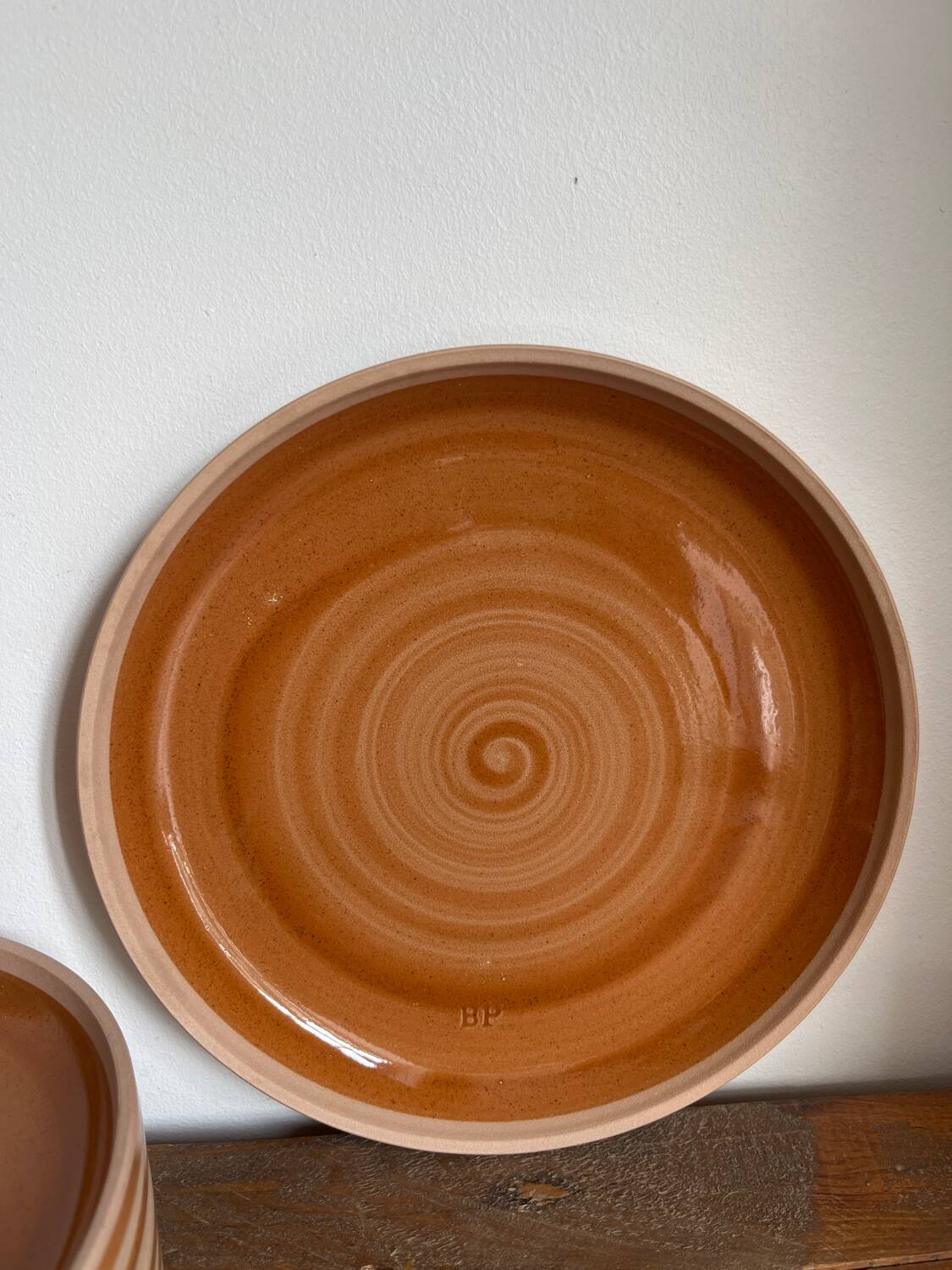 6 assiettes plates en grès