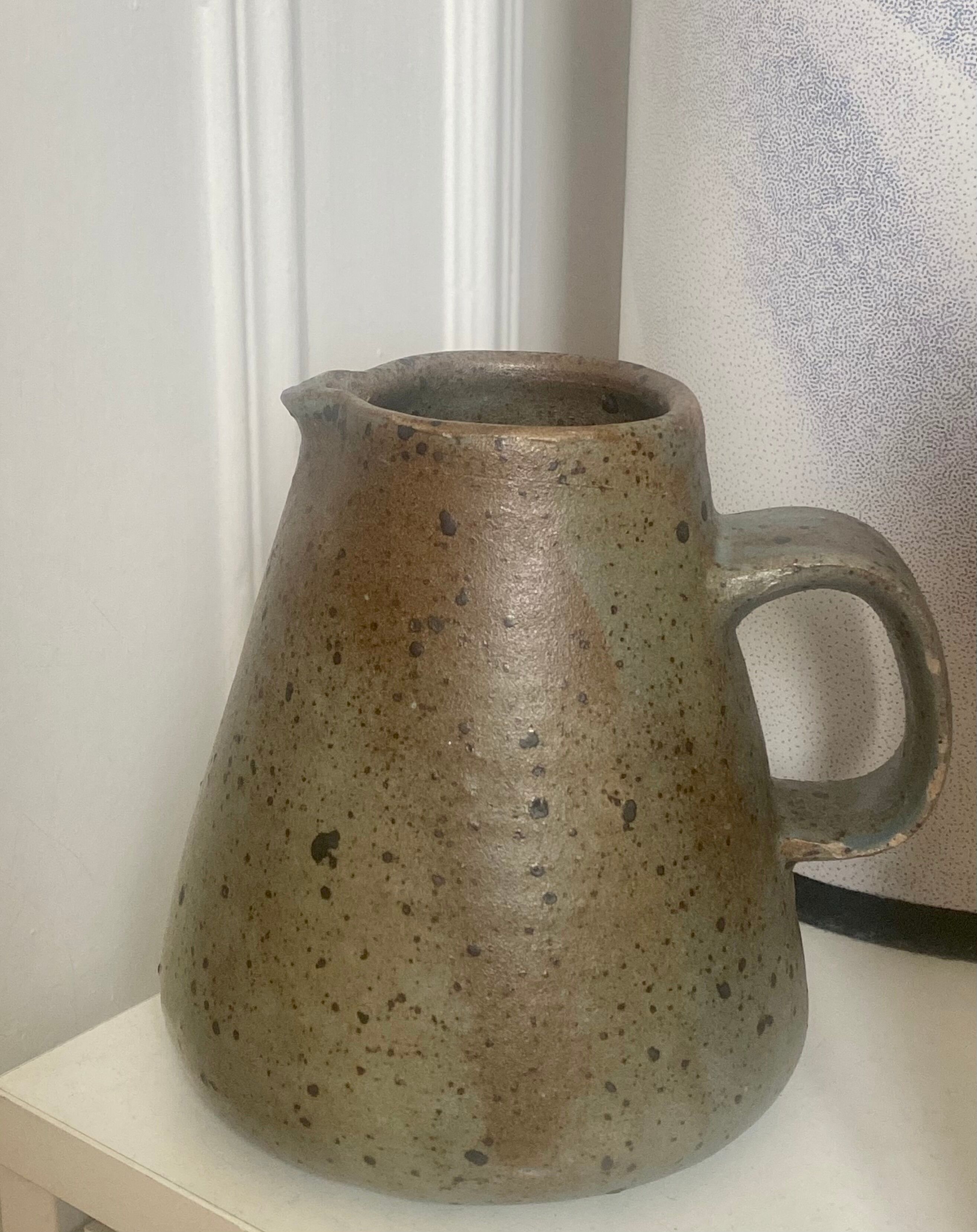 Pichet en grès pyrite d'Elke Montreau Lohof