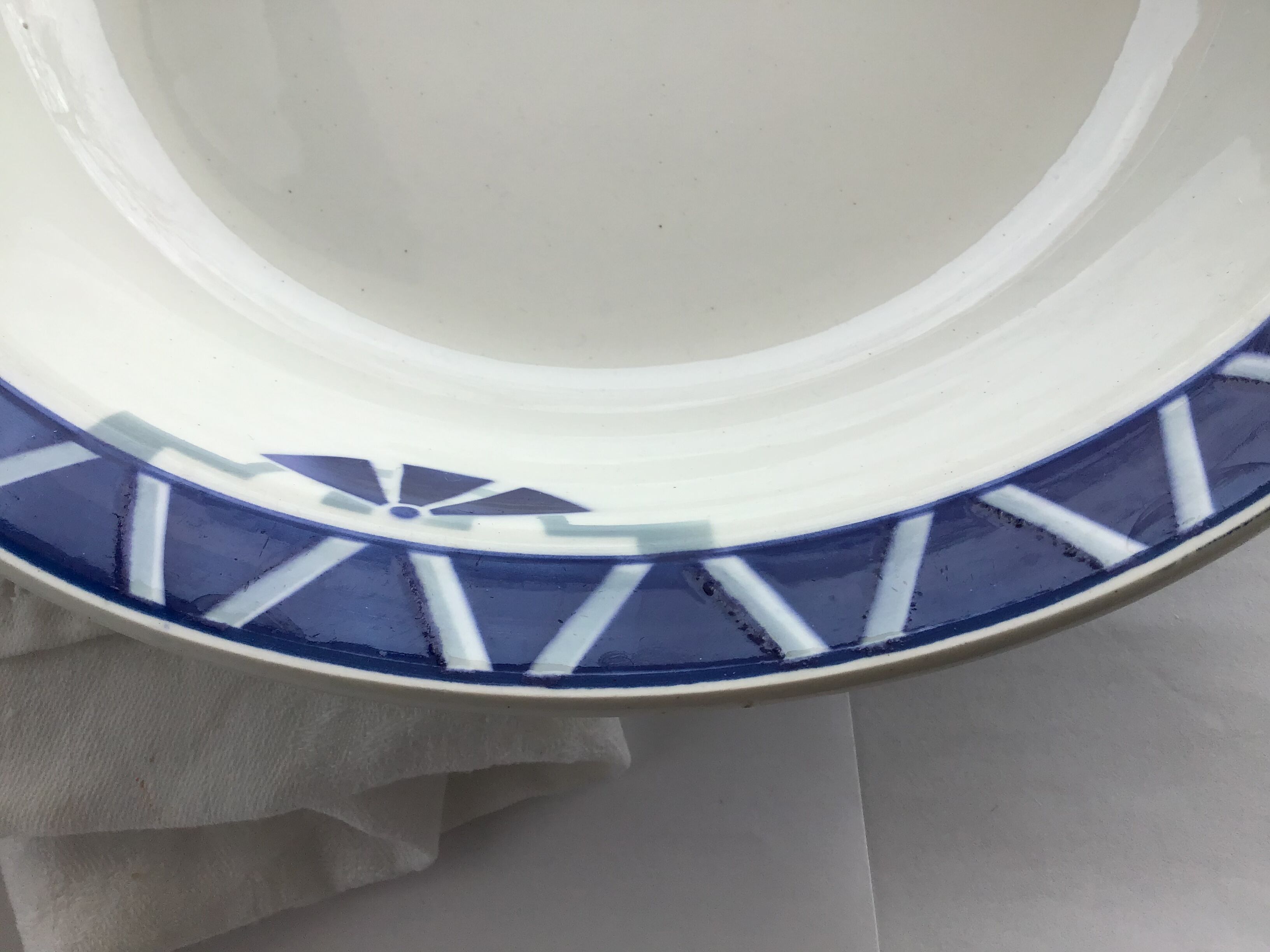 Hollow dish Terre de Fer Moulin des Loups Touraine