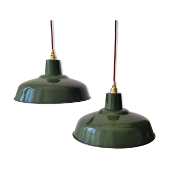 Duo of suspensions in green enamelled sheet metal