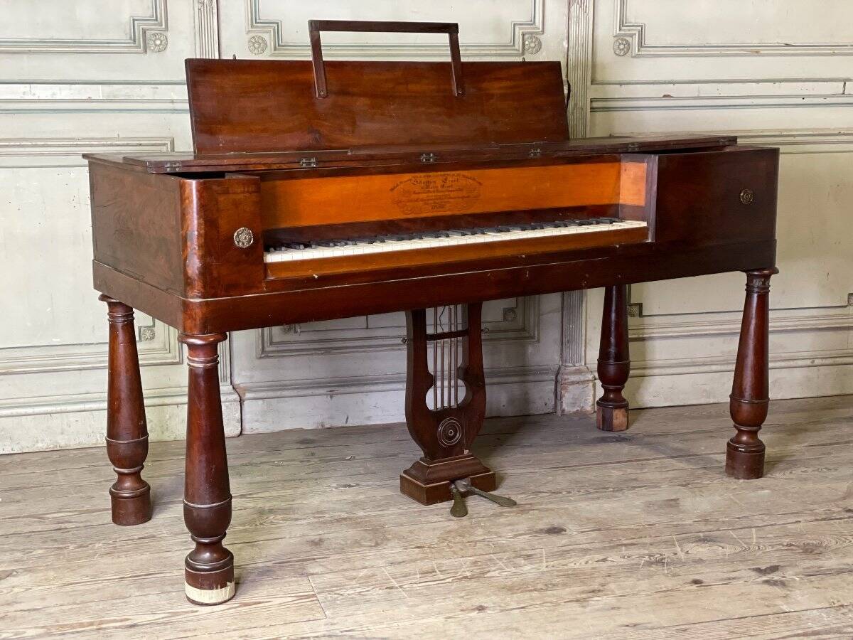 Piano table, Sébastien Evrard and Pierre Erard, in Paris around 1827.