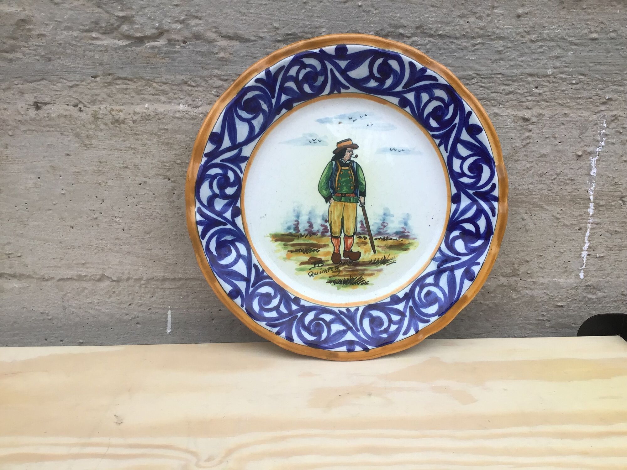 Buffet Vaisselier Miniature Breton Ancien + Assiettes Henriot Quimper - 35 Cm