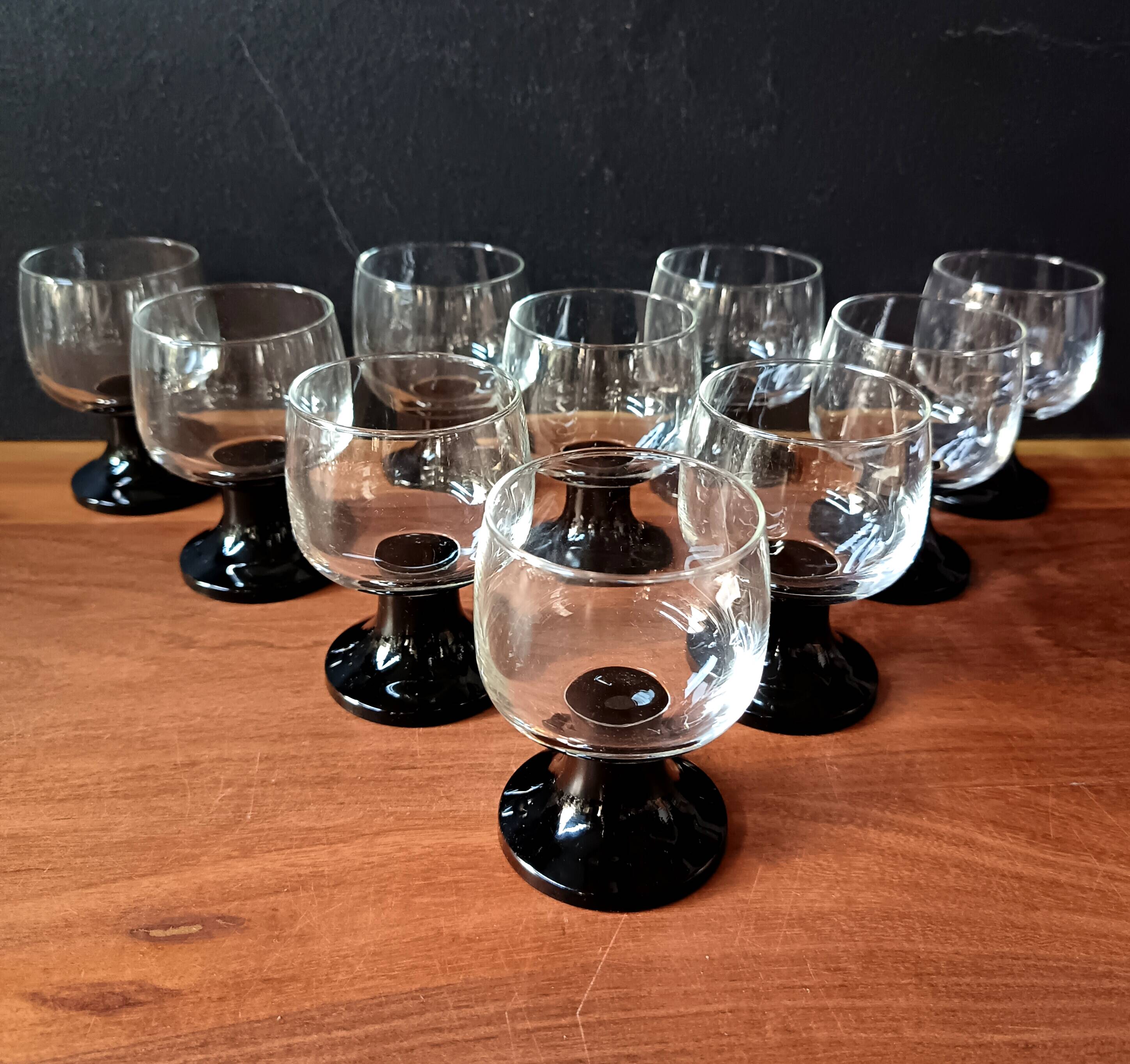 10 14cl glasses on black stems, Luminarc France, Milord 5 model