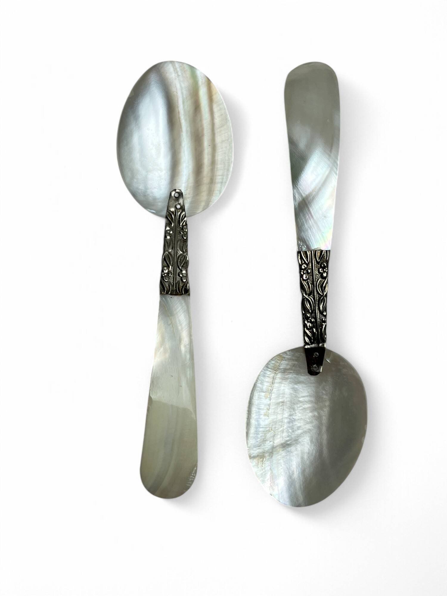 Tableware, two 20th century mother-of-pearl caviar spoons