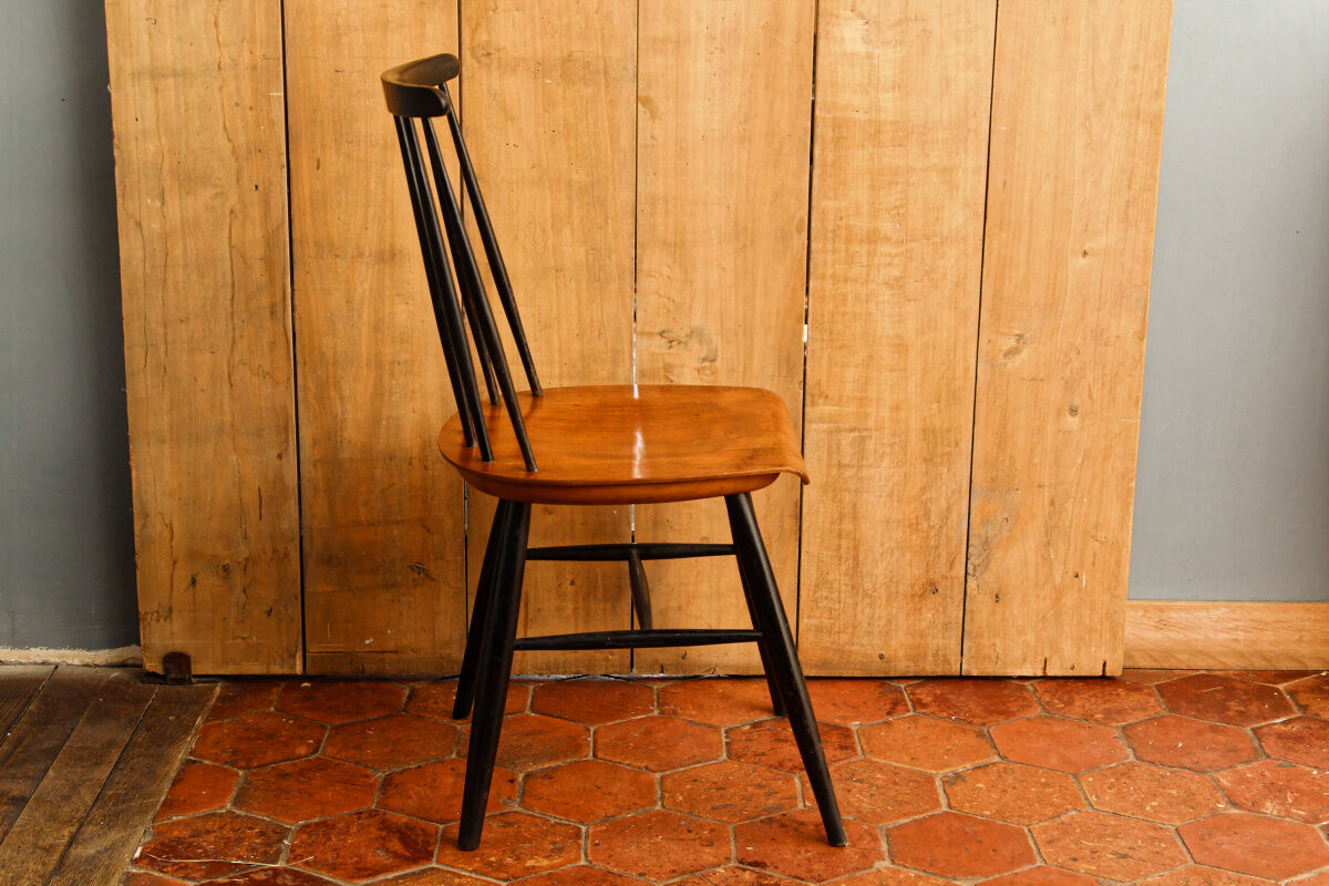 Chair design "Fanett" by Ilmari Tapiovaara