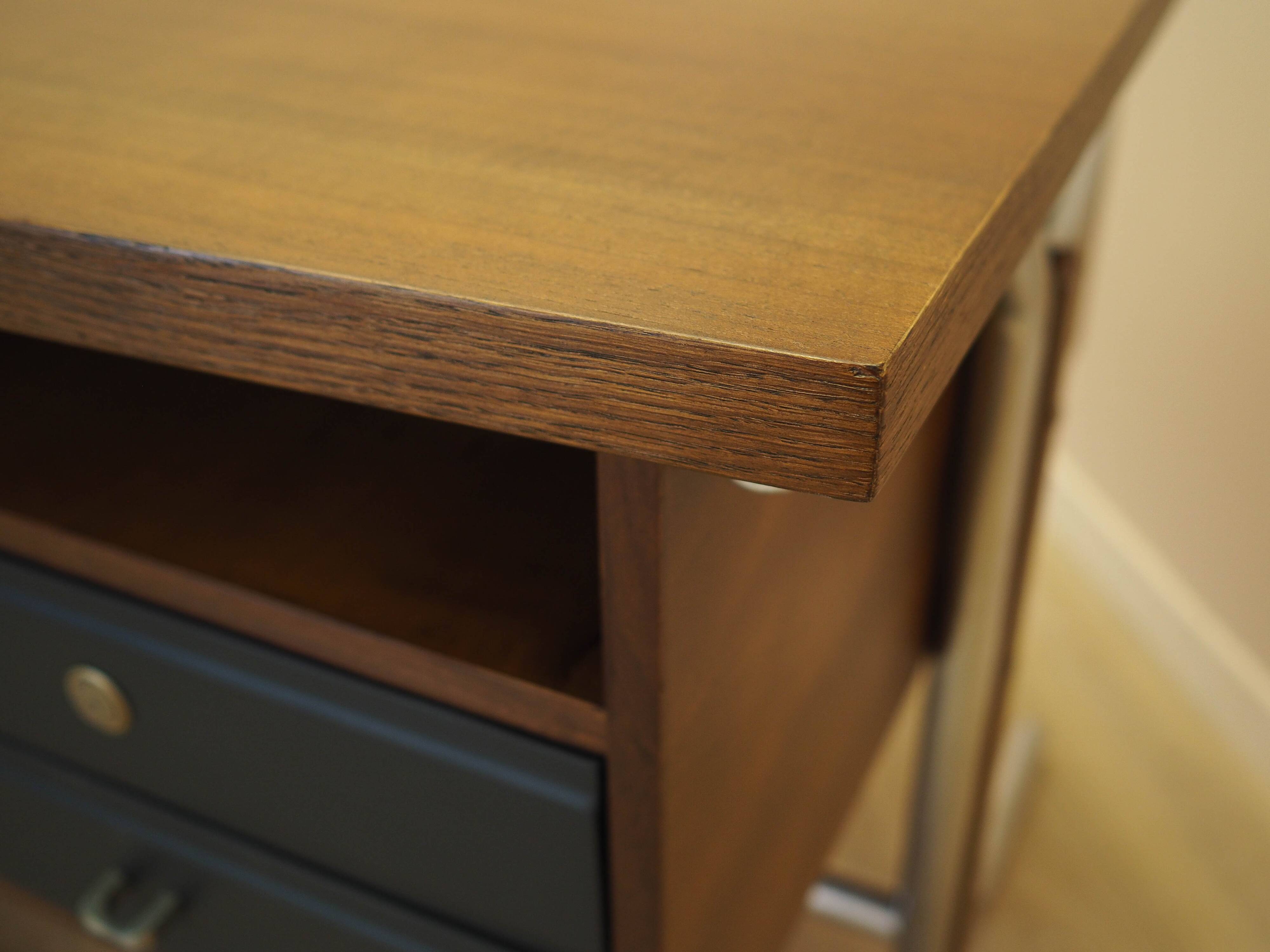 Bureau en noyer, Italie années 1970