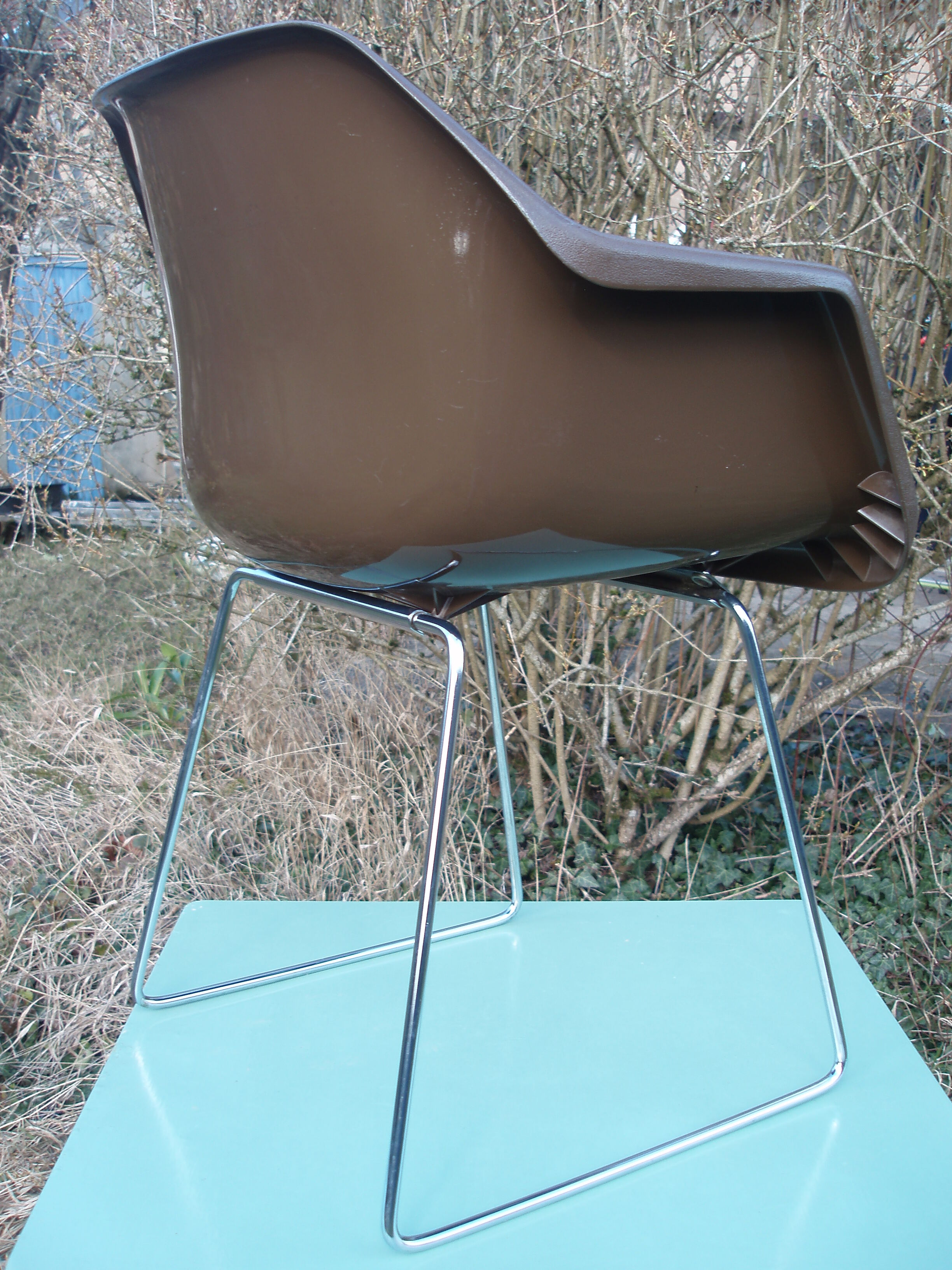 Set of 4 armchairs Robin day model created in 1967 edited by hill