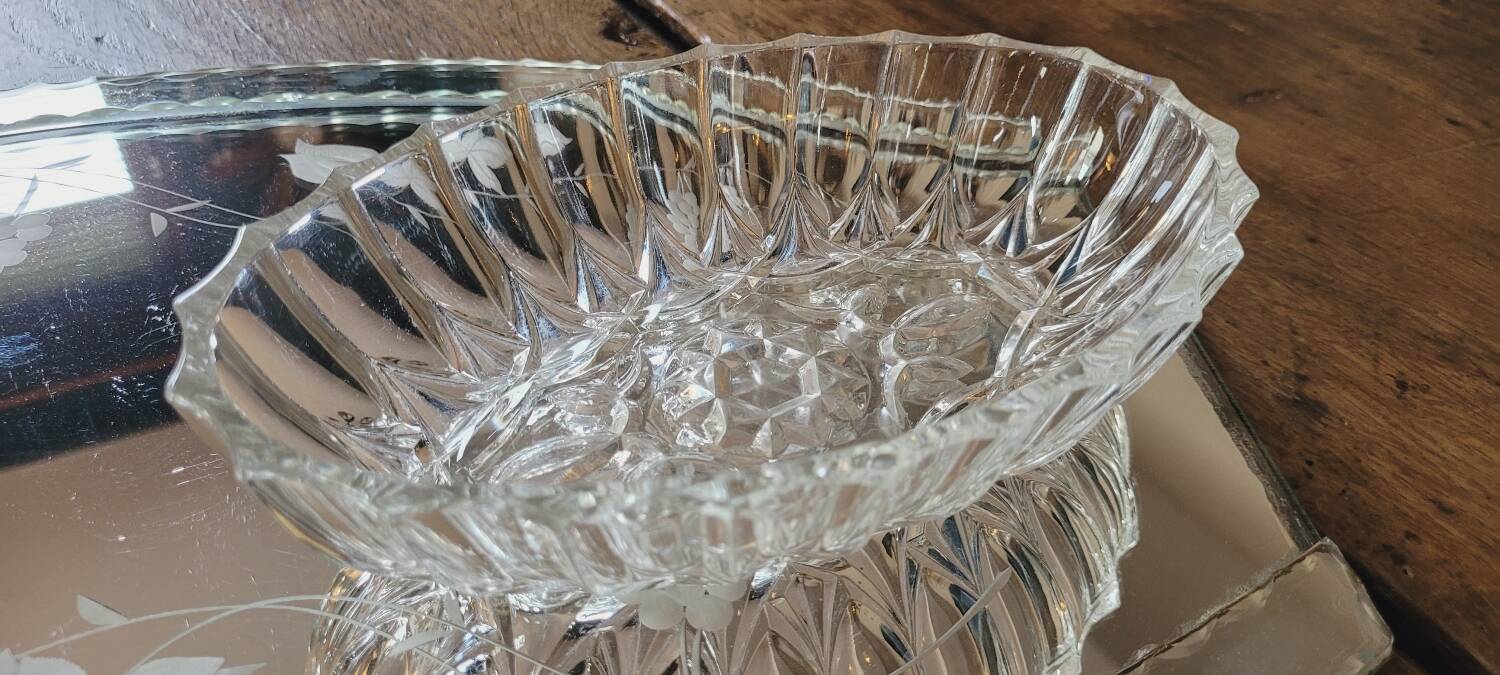 Chiseled glass pocket emptier