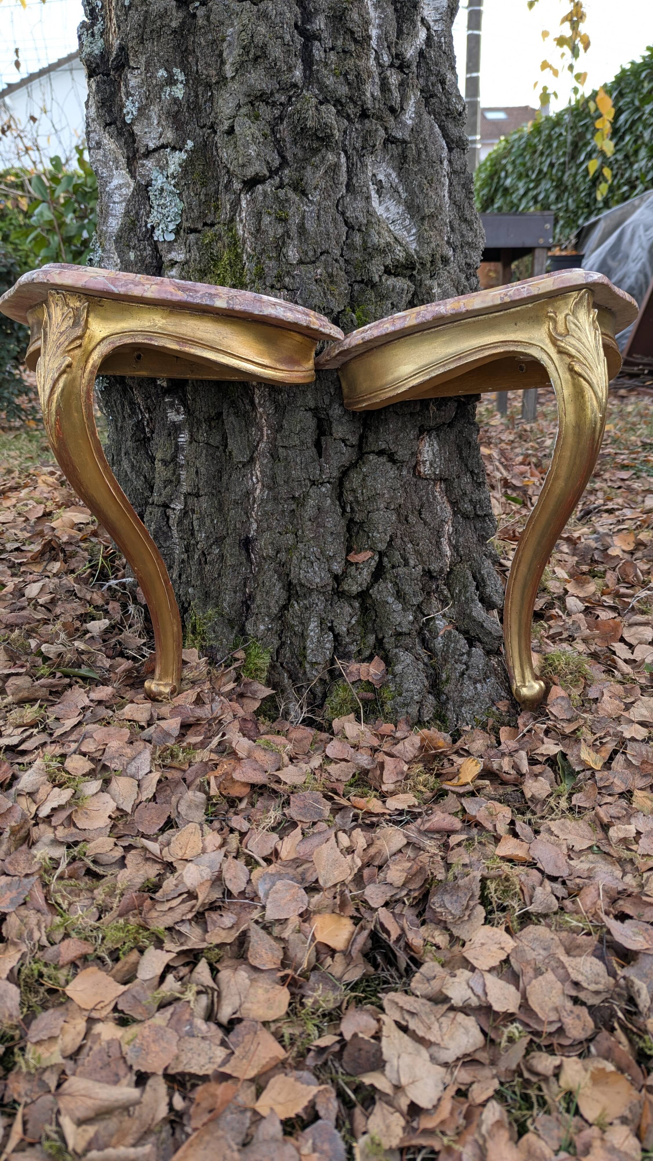 Consoles d'applique bois doré et marbre style Louis XV