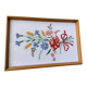 Tableau brodé Kalocsa multicolore sur fond blanc, cadre bois et verre, vintage années 1950