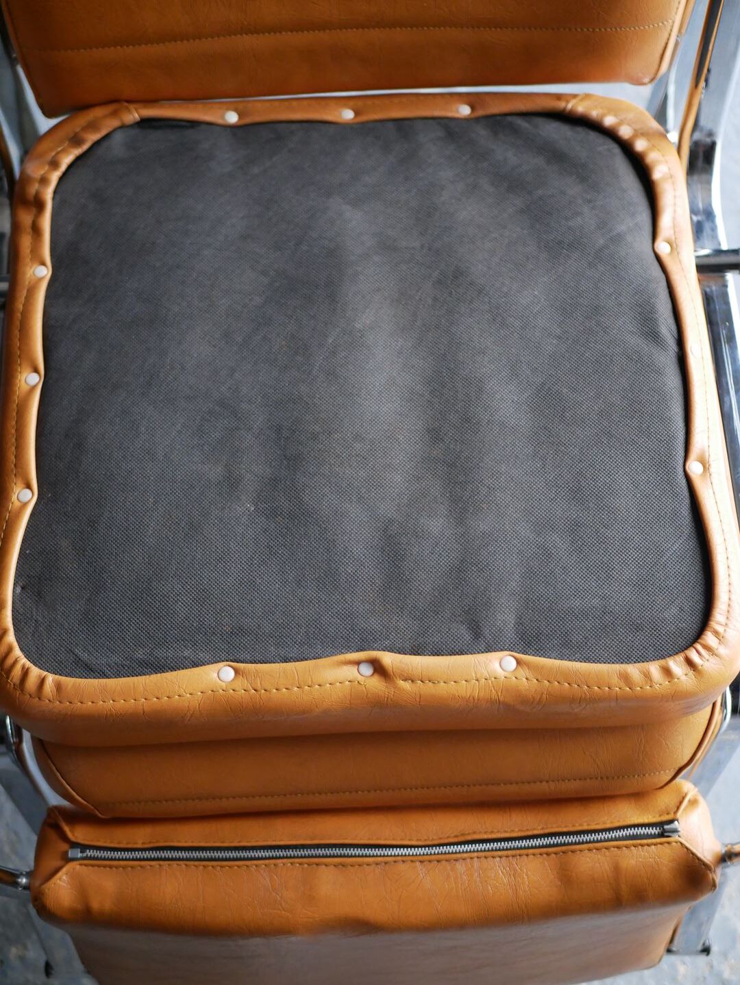 Pair of 70s design chairs