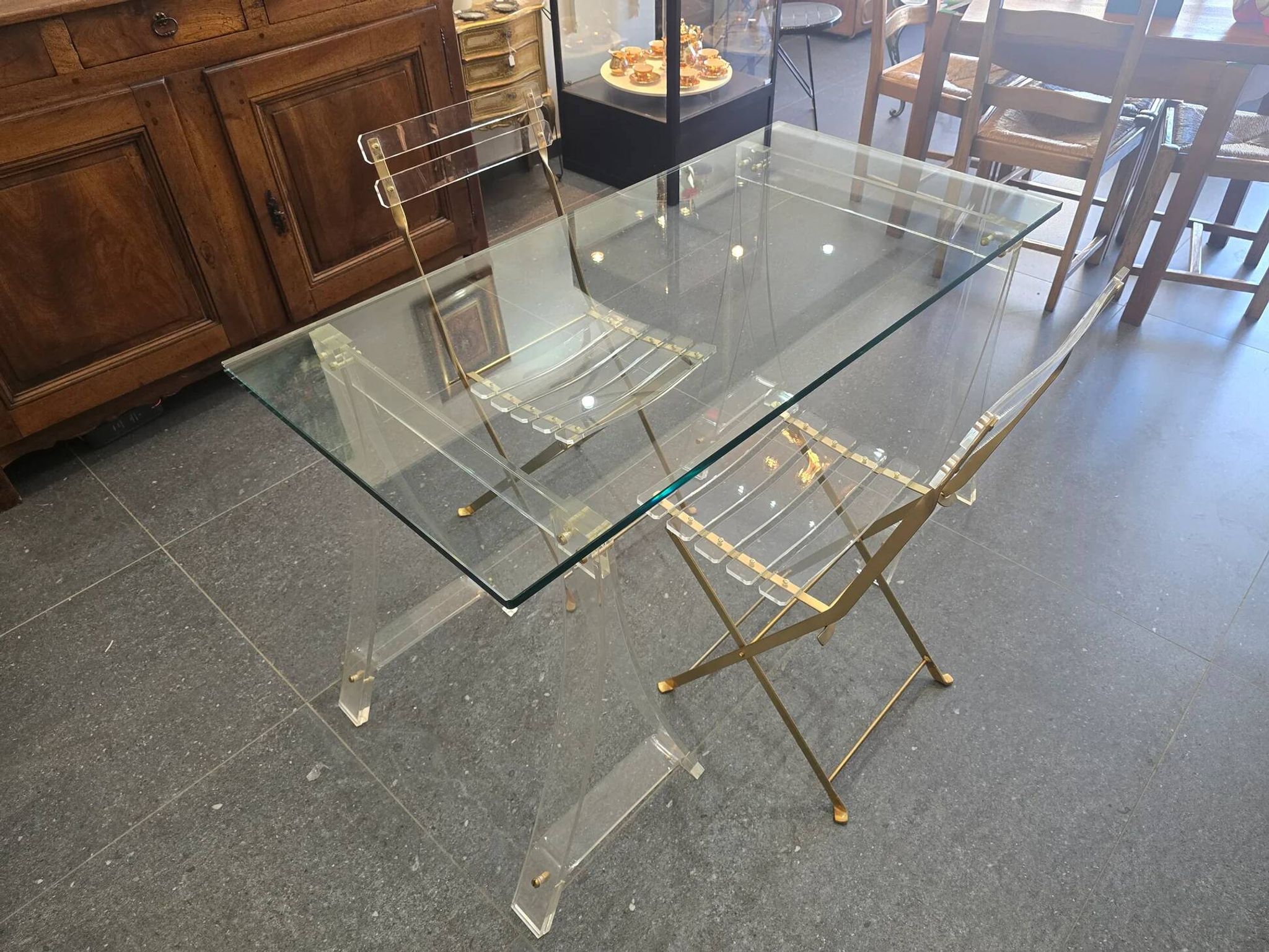 Marais International – Table and 2 chairs "The Invisibles by Marais"