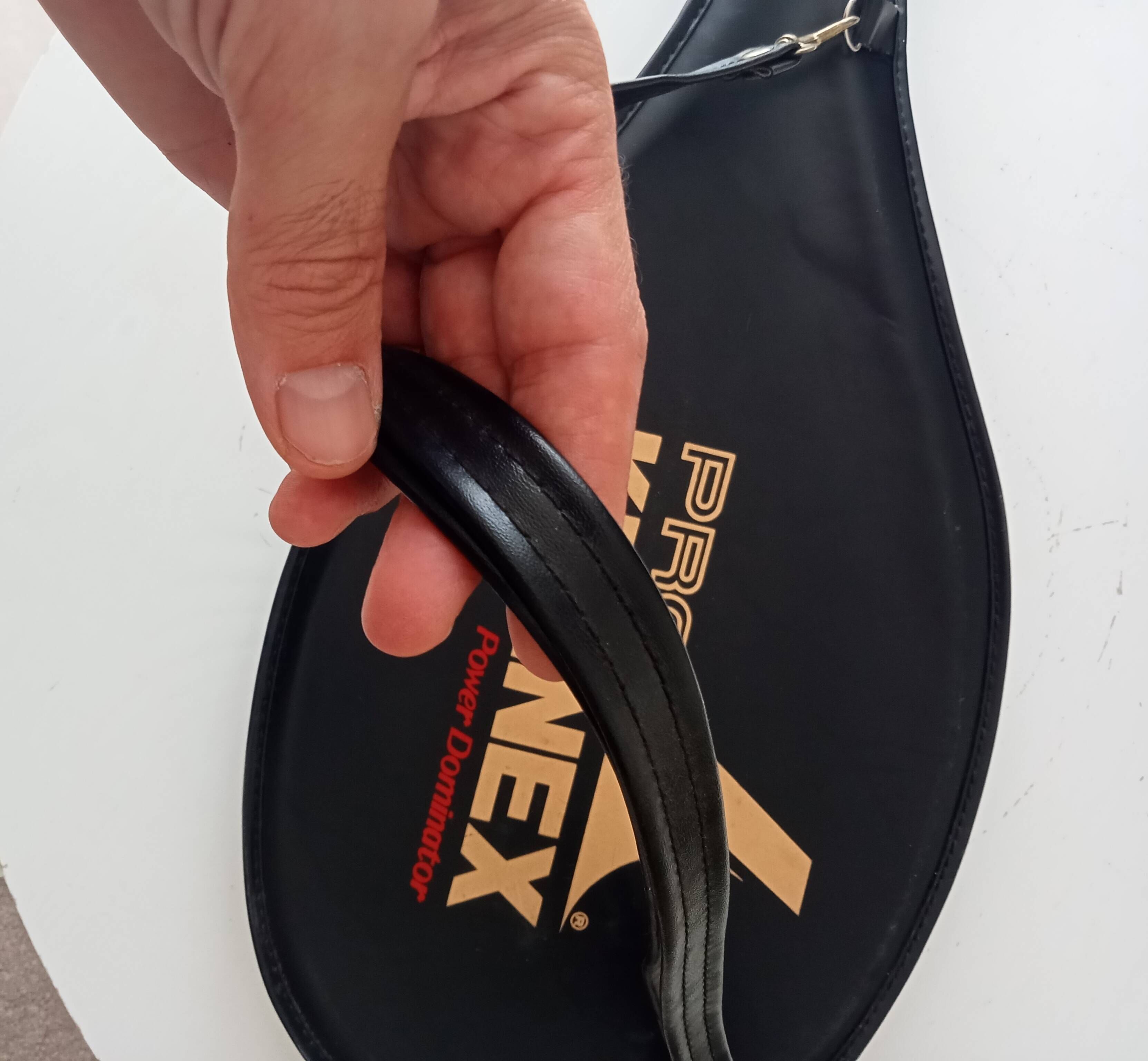 Vintage tennis racket Kennex Power Dominator from the 1980s.