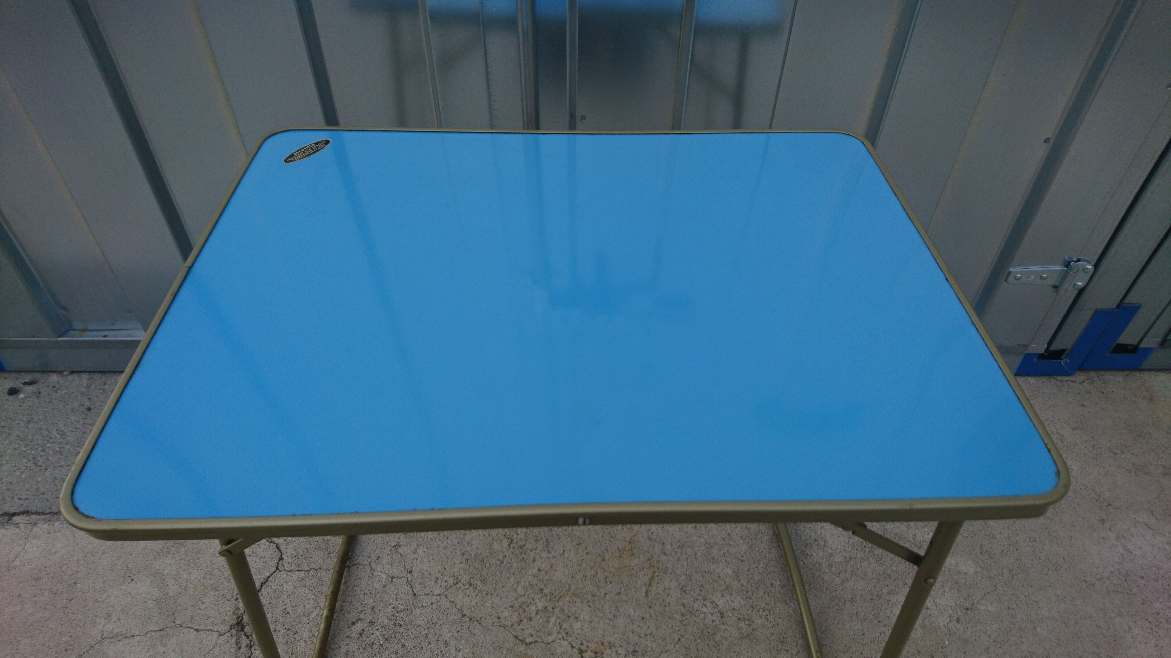 Camping vintage formica table