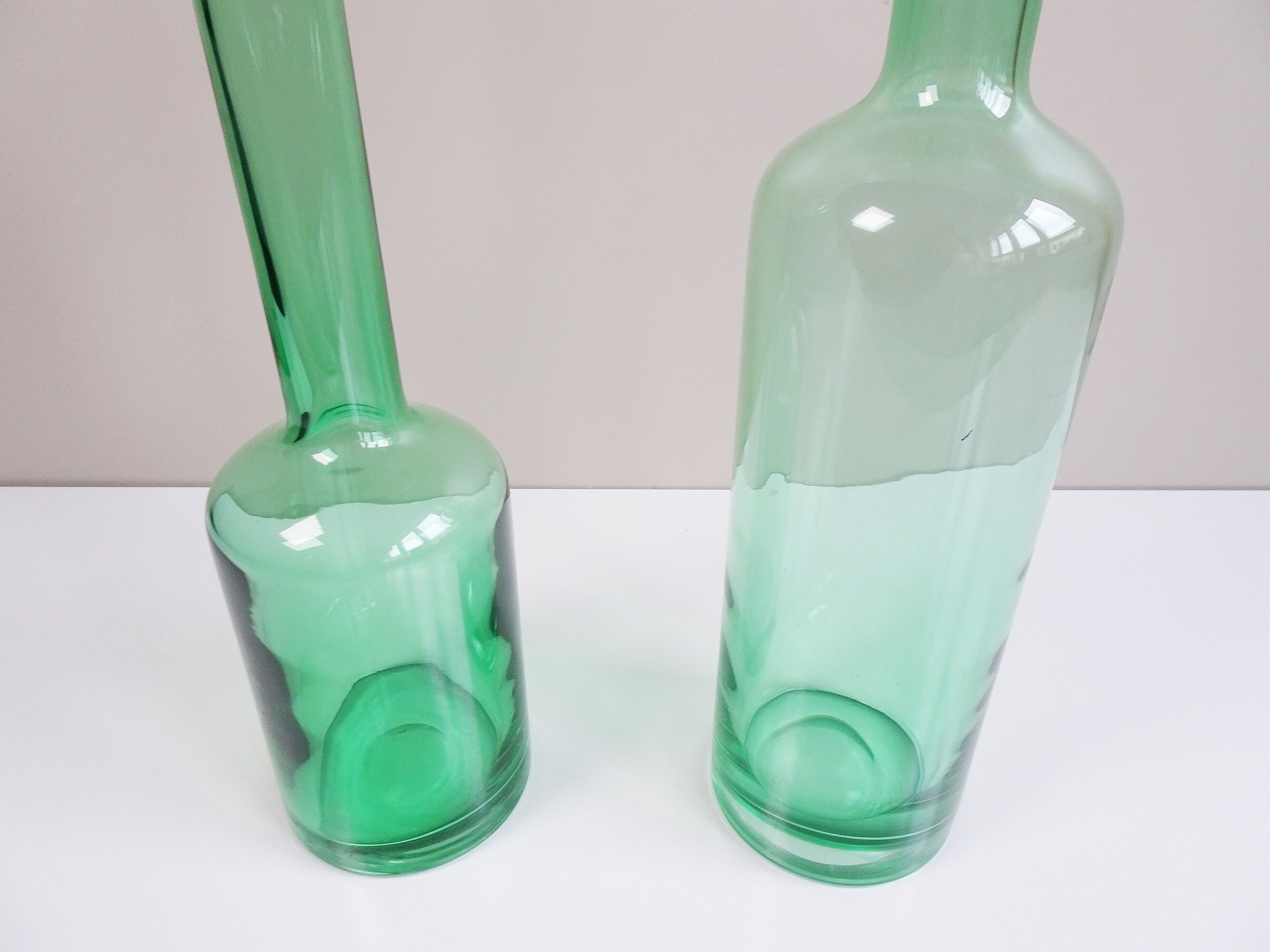 Vases bouteilles en verre vert de Villeroy et Boch