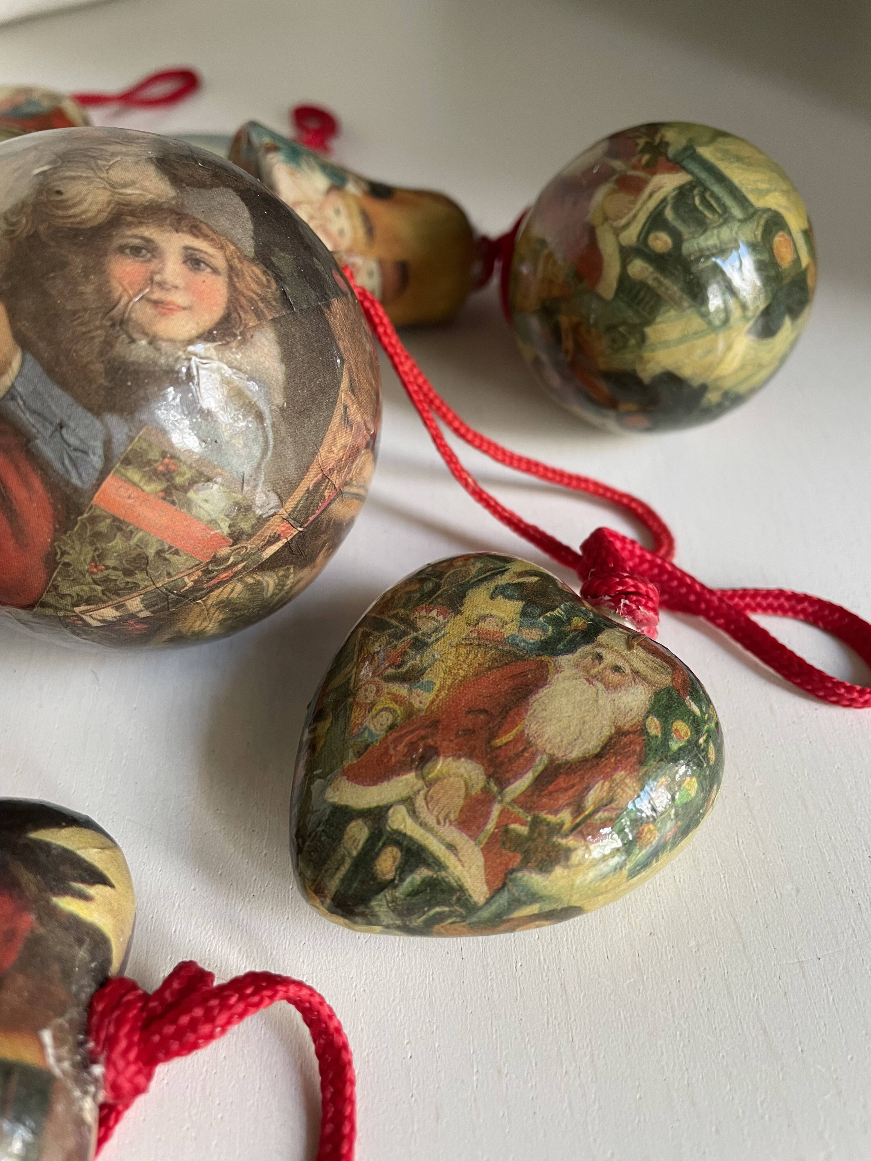 Ensemble de 15 décorations de Noël en papier mâché vintage
