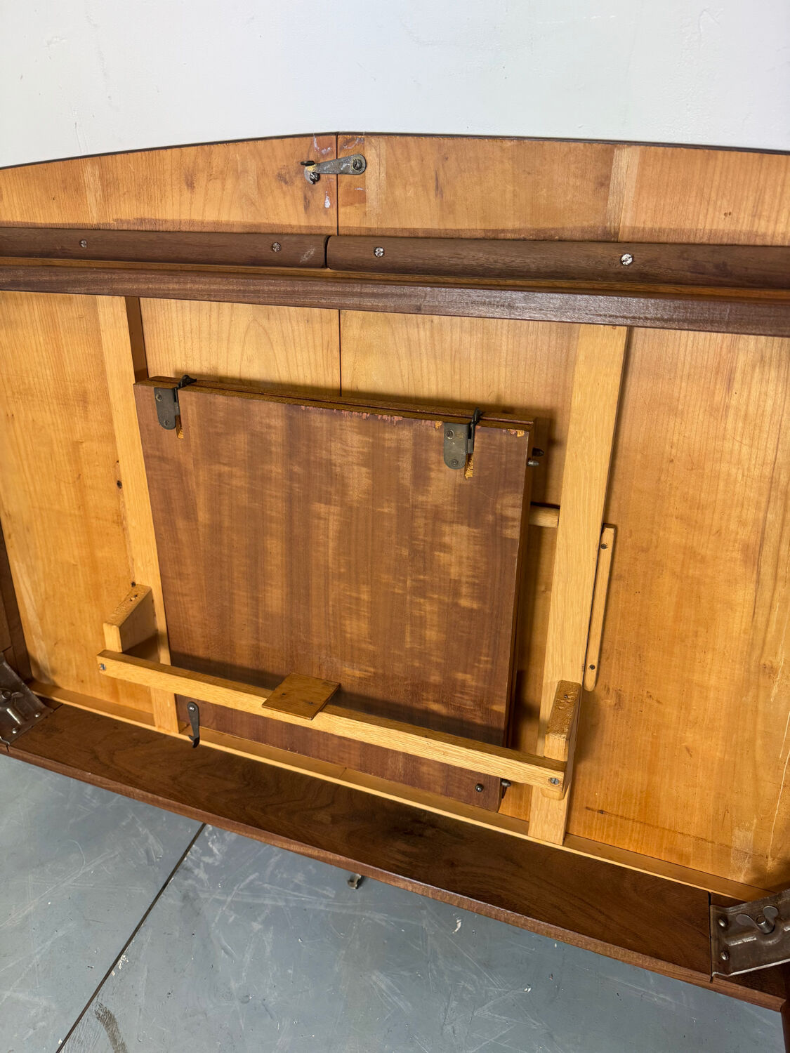 Table de salle à manger extensible en teck, style danois vintage des années 1950.