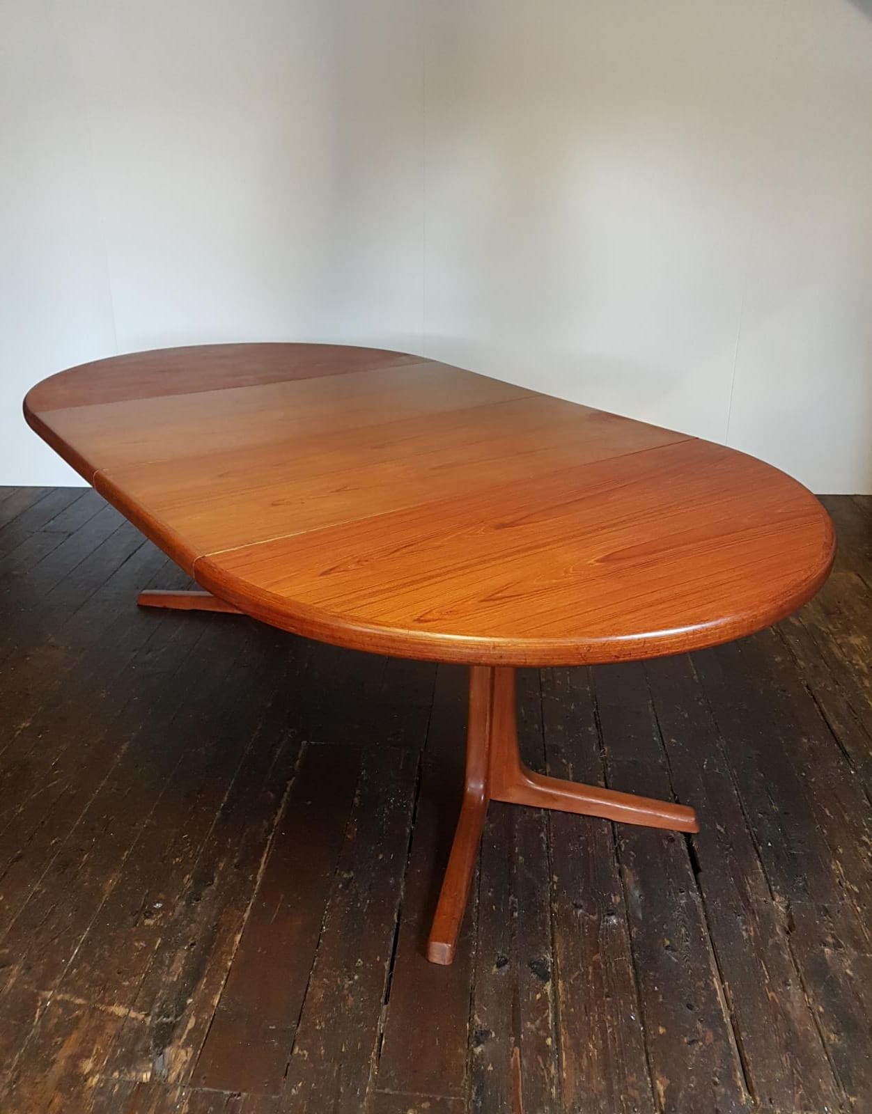 Table par Niels O. Møller pour Gudme Mobelfabrik