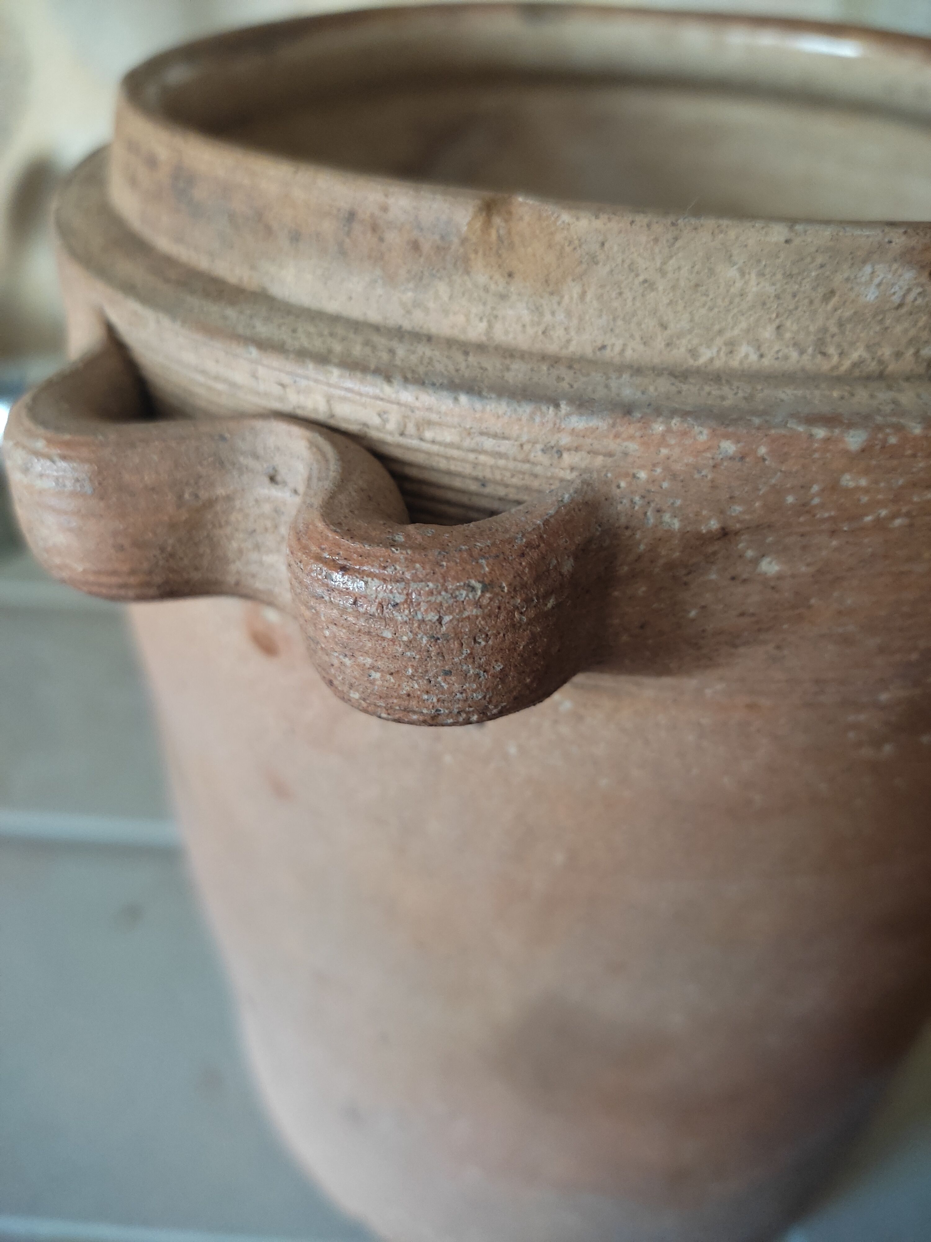 Sandstone condiment pot
