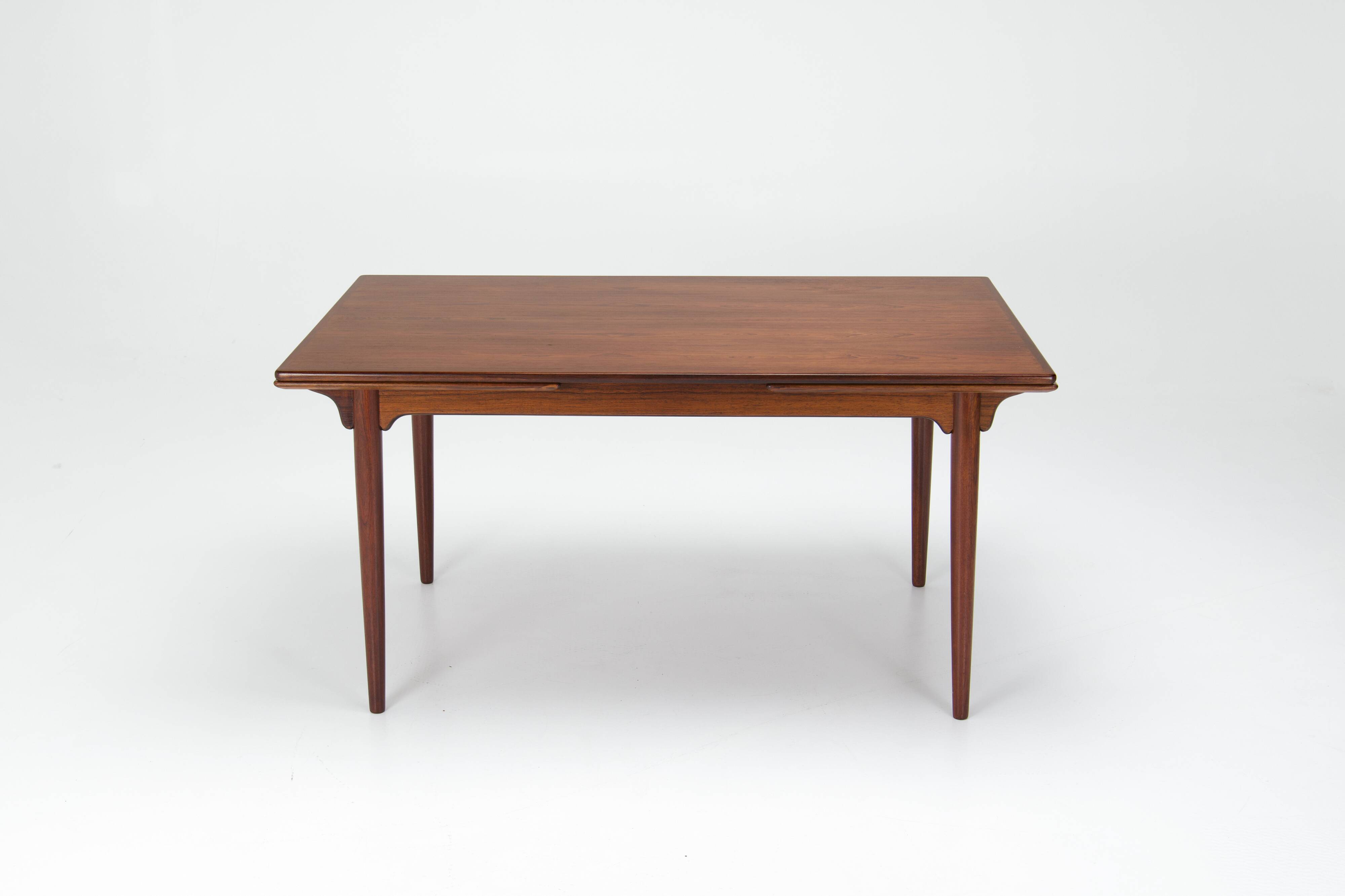 Model 54 extentable dining table - Gunni Omann