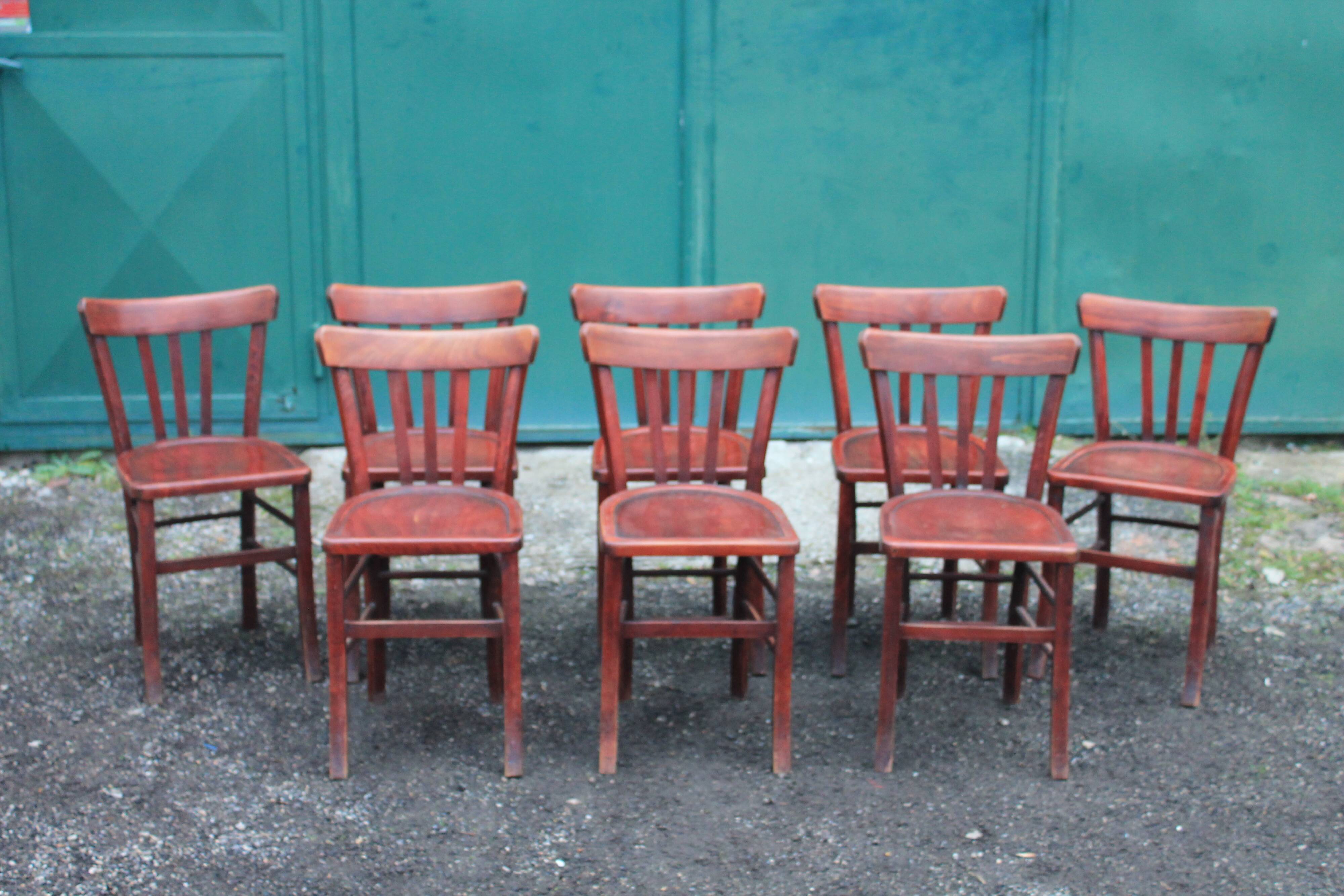 Lot of 8 bistro chairs