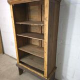 Antique freestanding shelf