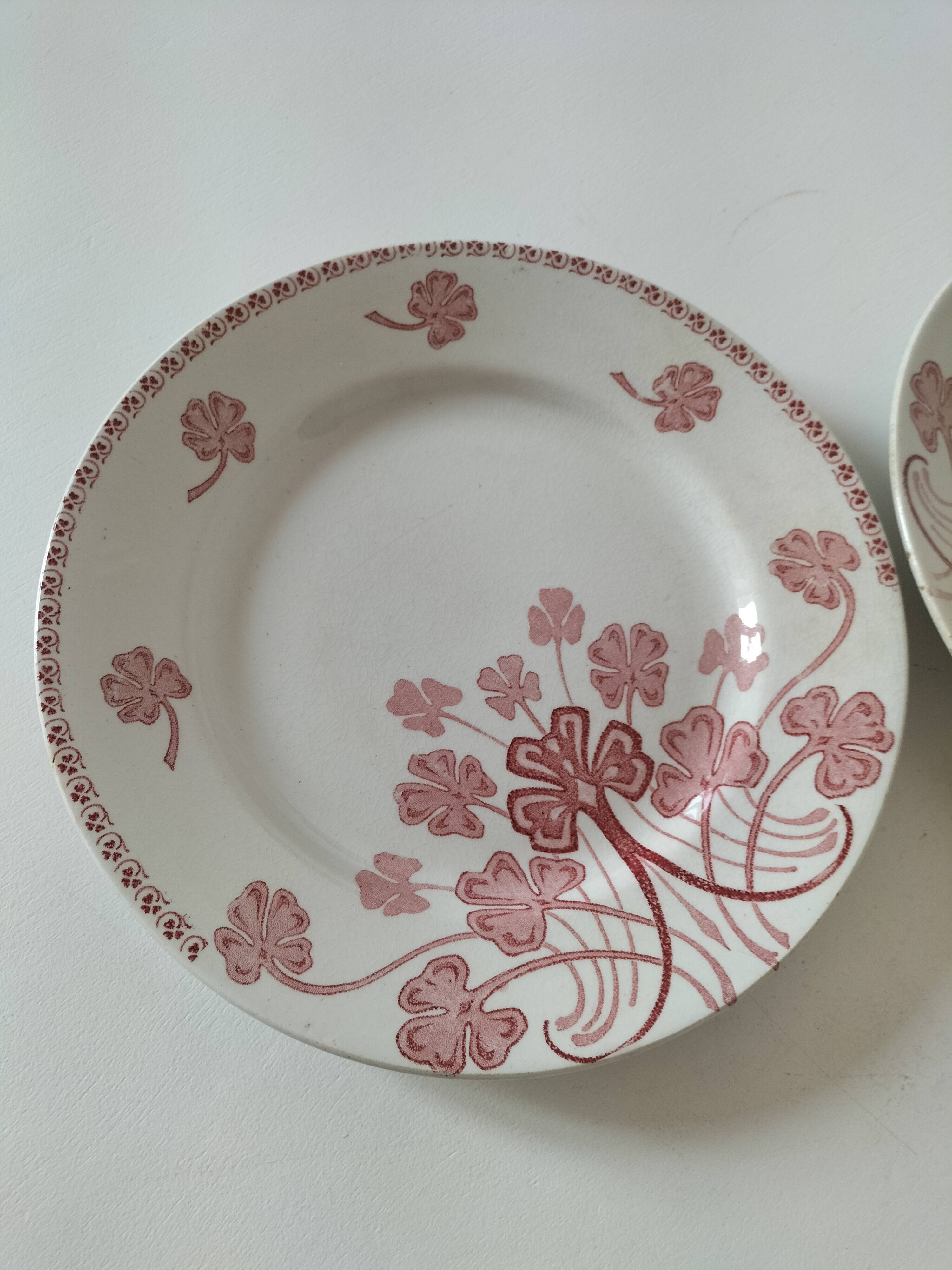 Duo of Lunéville flat plates, Lucien model – Clover decoration, early 20th century