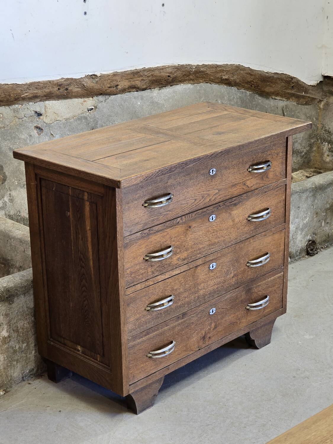 4-drawer oak chest of drawers