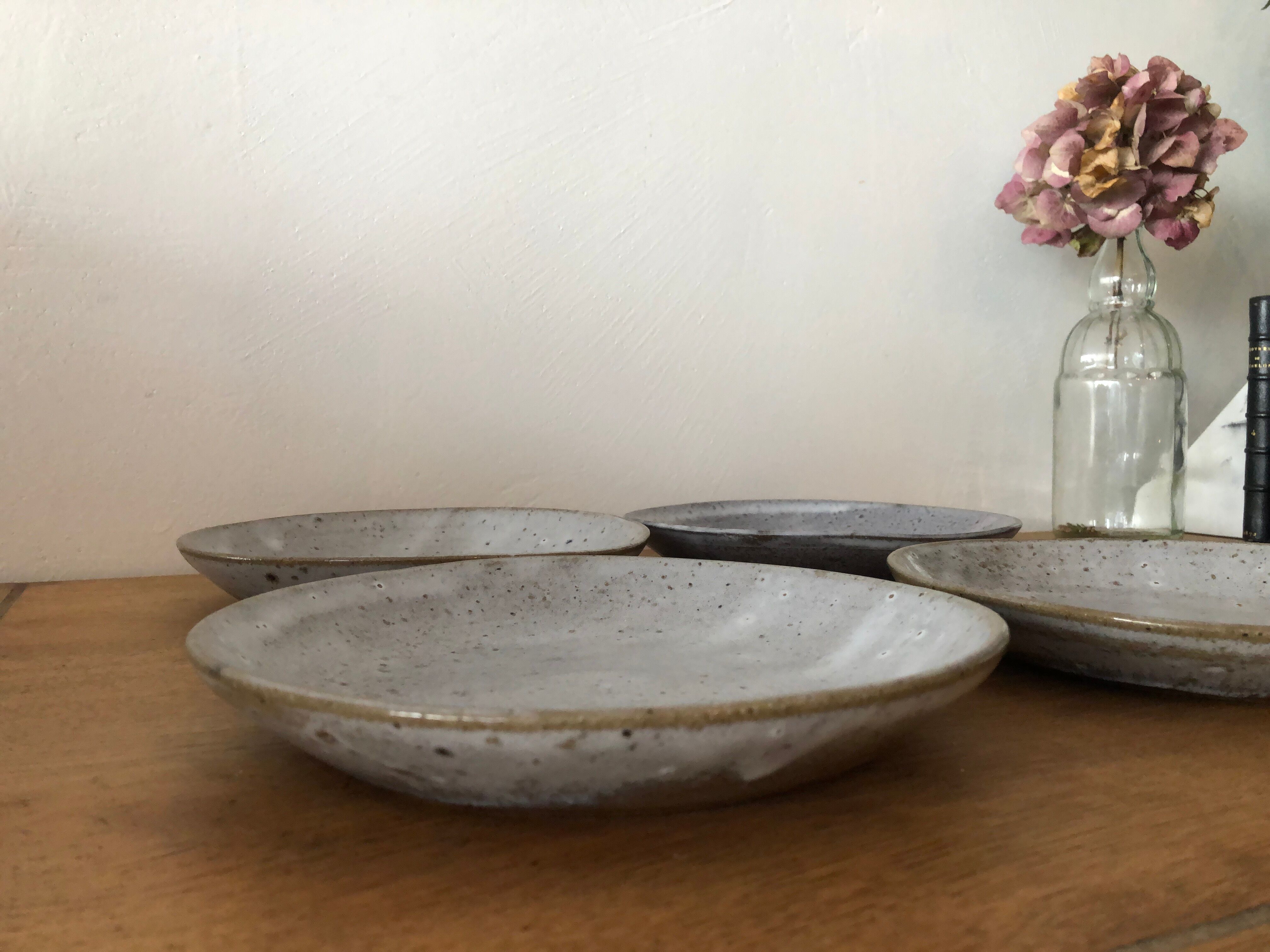 4 enamelled sandstone plates