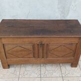 Coffre style Louis XIII en chêne, époque XXIème