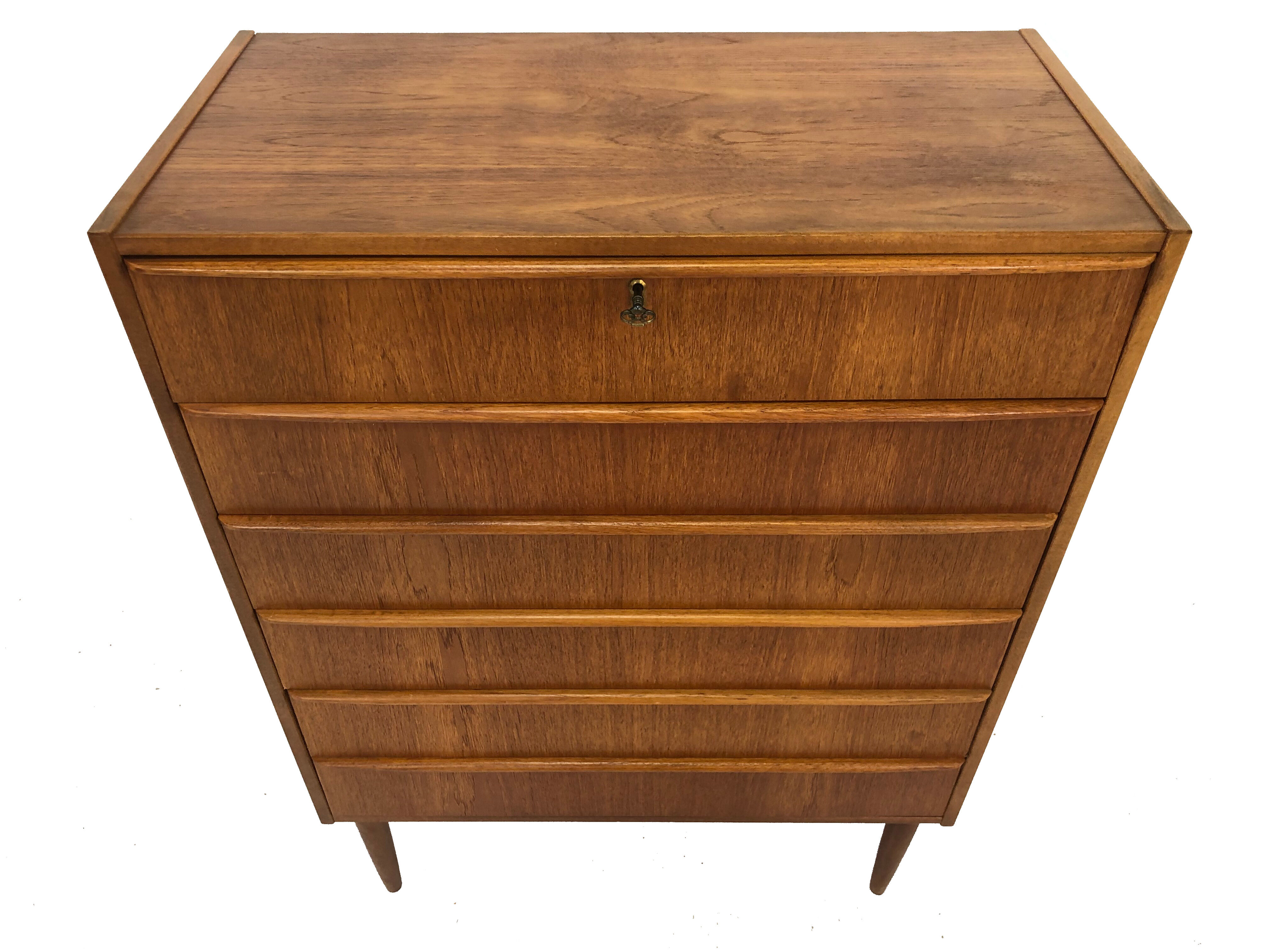 Dresser in teak