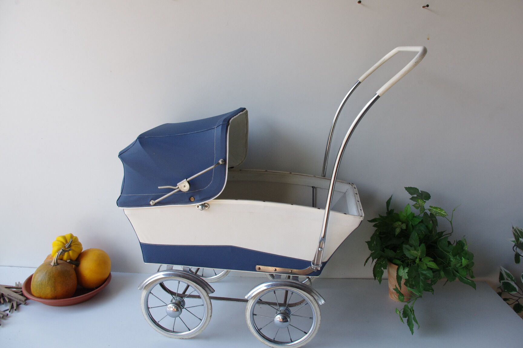 Children's stroller of the 60s