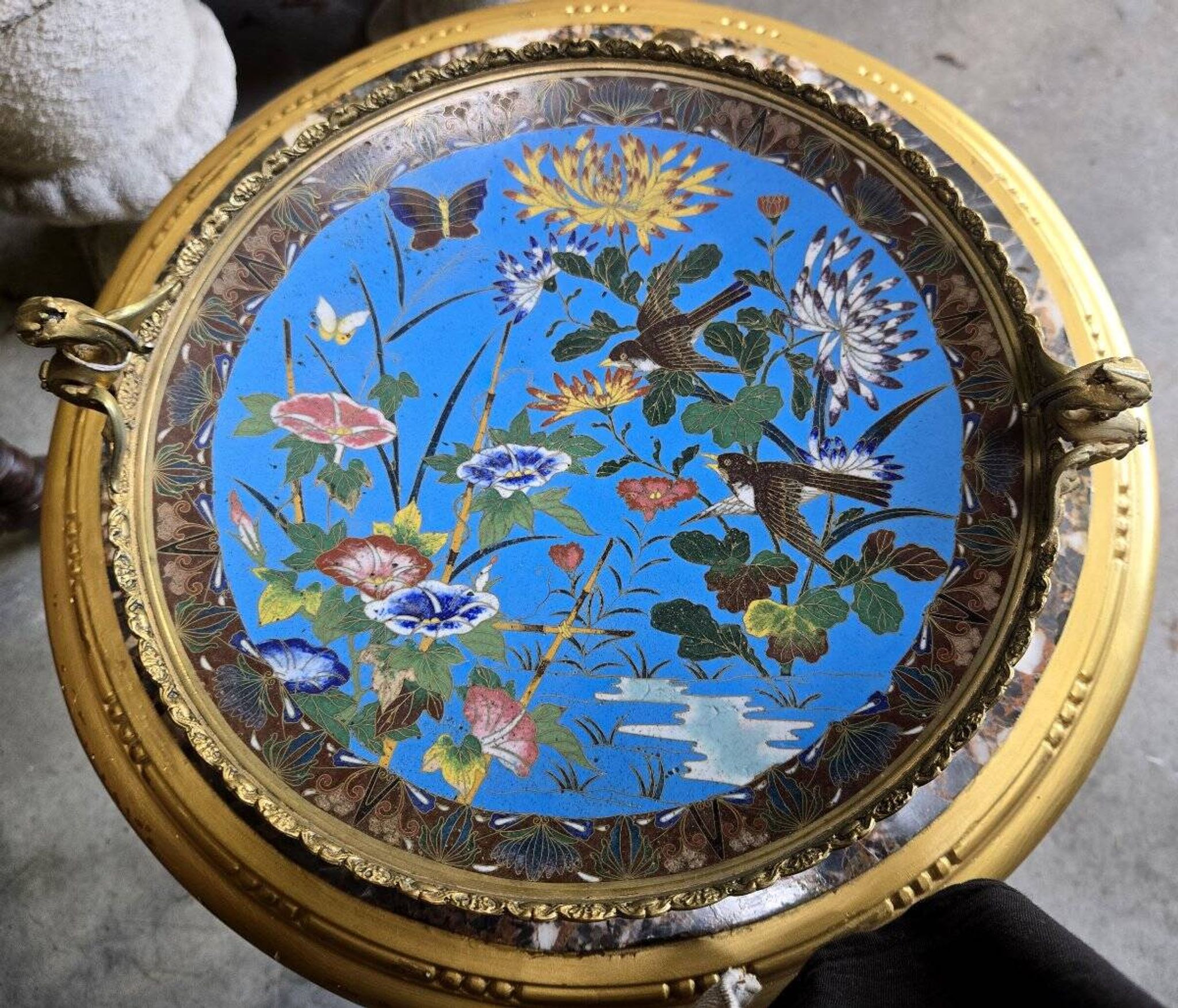 Asie XIXeme :  coupe cloisonnée sur talon en bronze doré