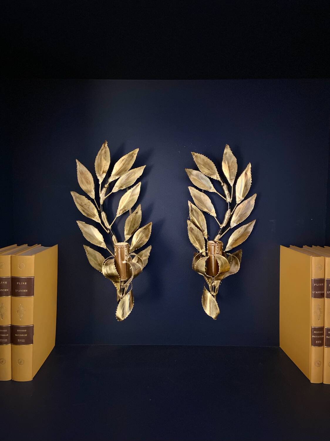 Pair of "Maison FlorArt" gilded metal wall lights - circa 1960.