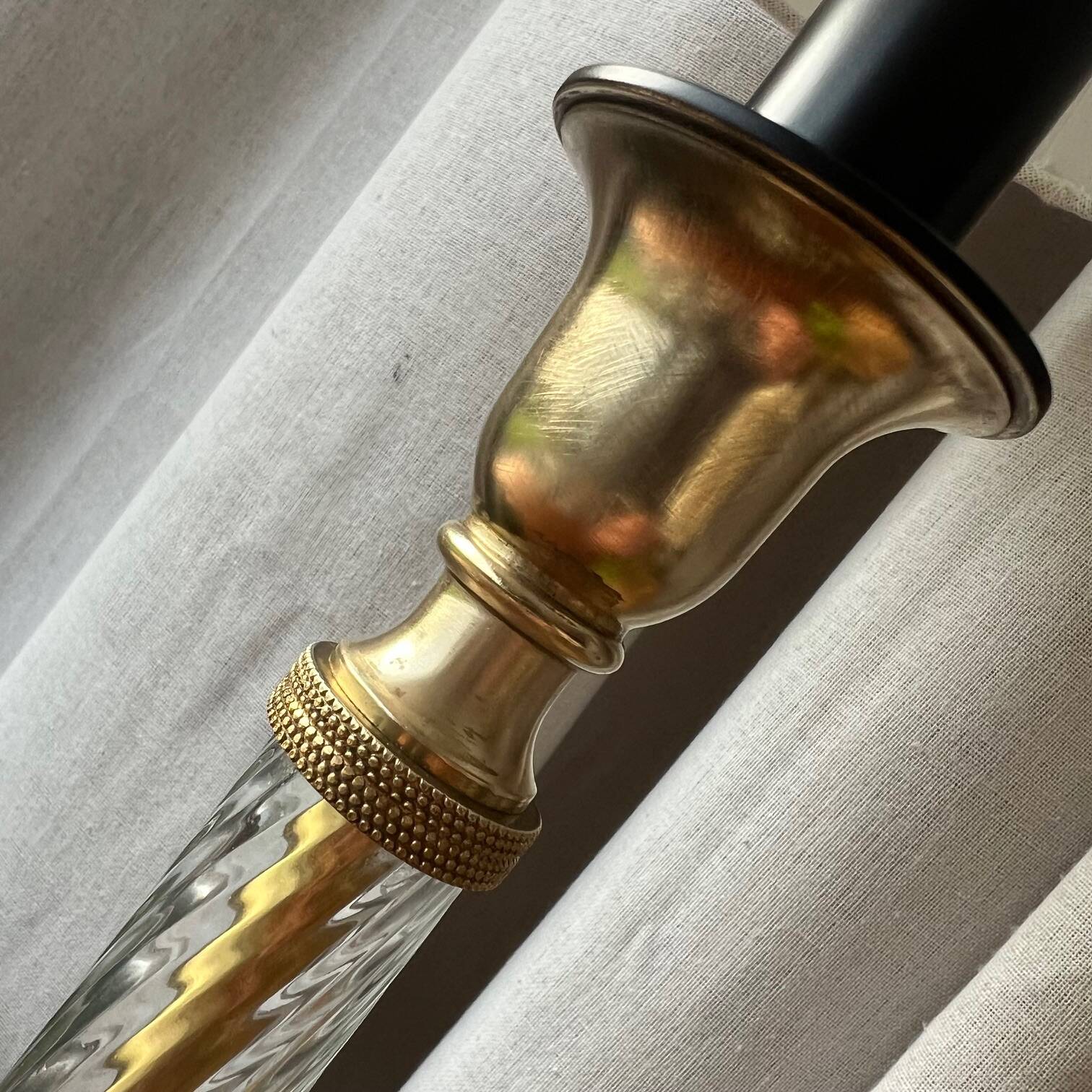English lamp in brass and altuglass
