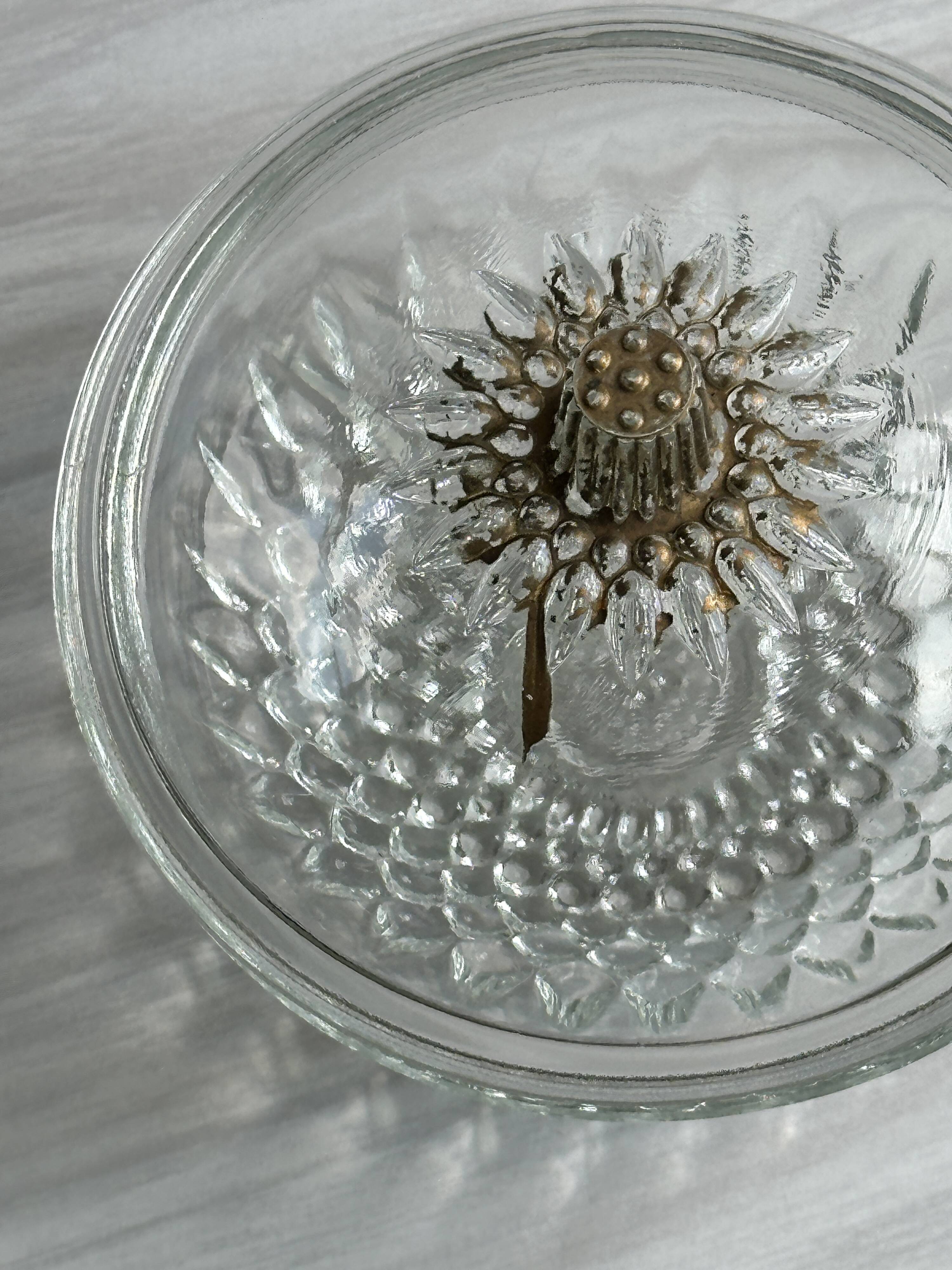 Sugar bowl box with glass lid floral decoration.