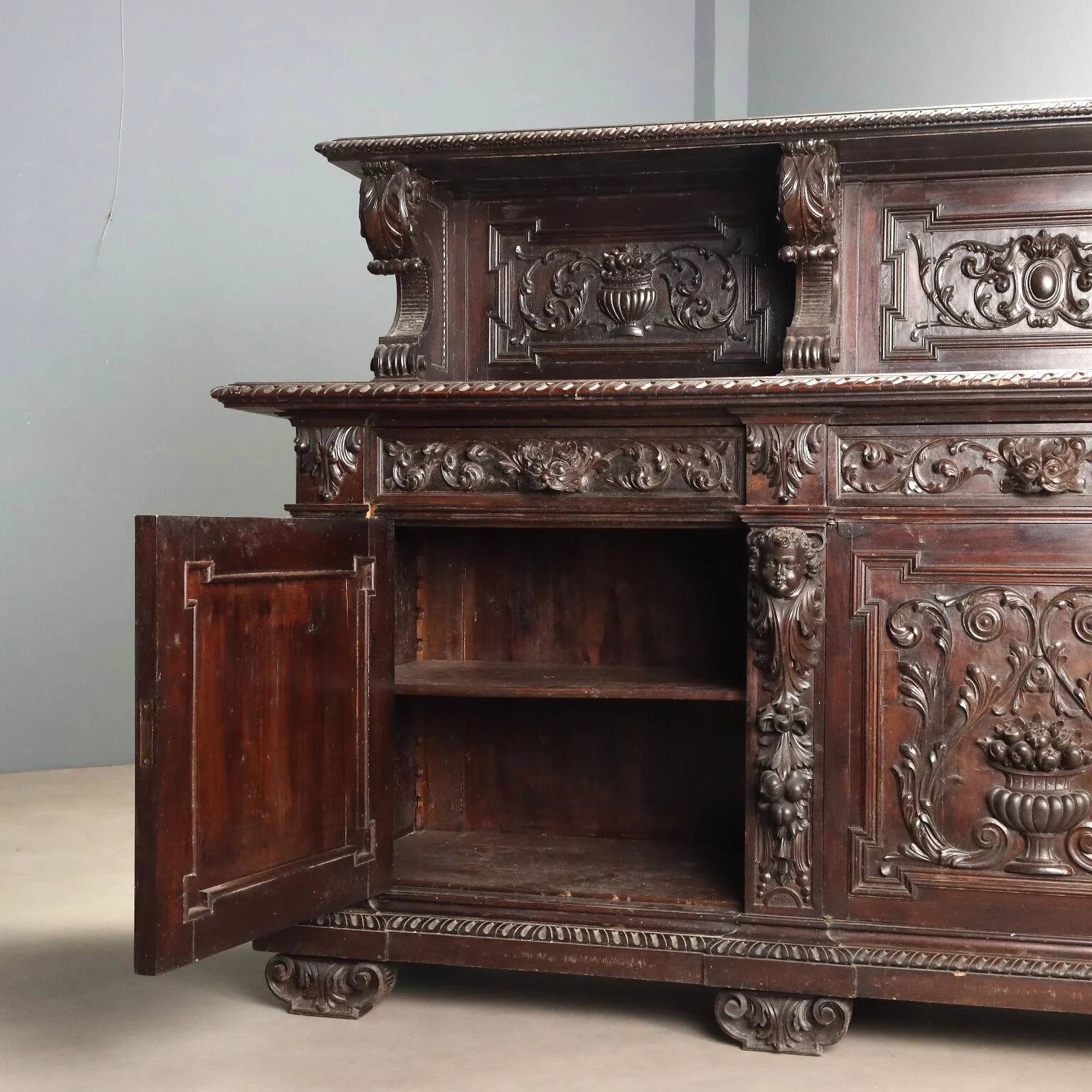 Antique neo-Renaissance walnut buffet, Italy, 19th century