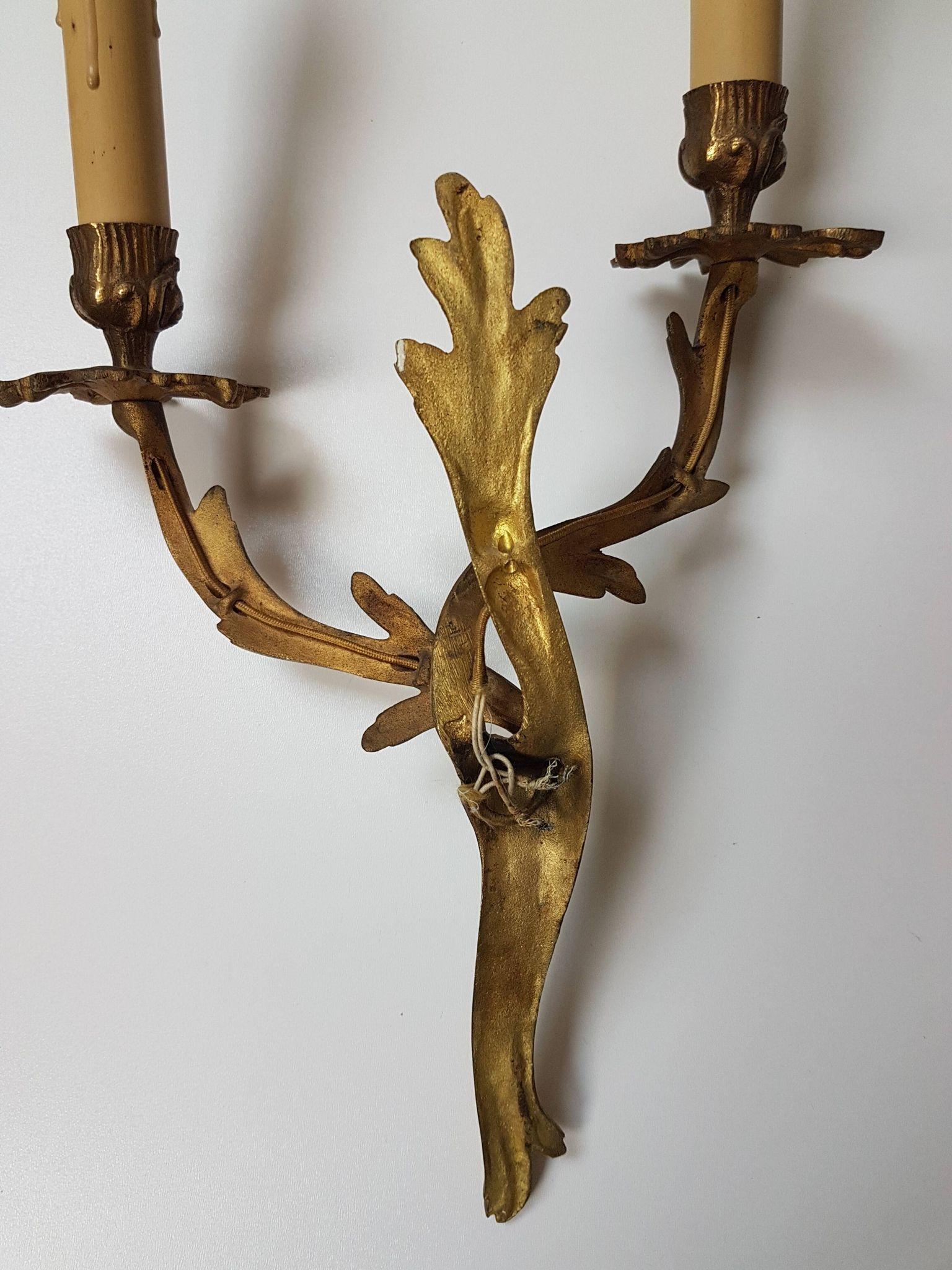 Trio of old bronze wall lights - Louis XV style - 2 lights
